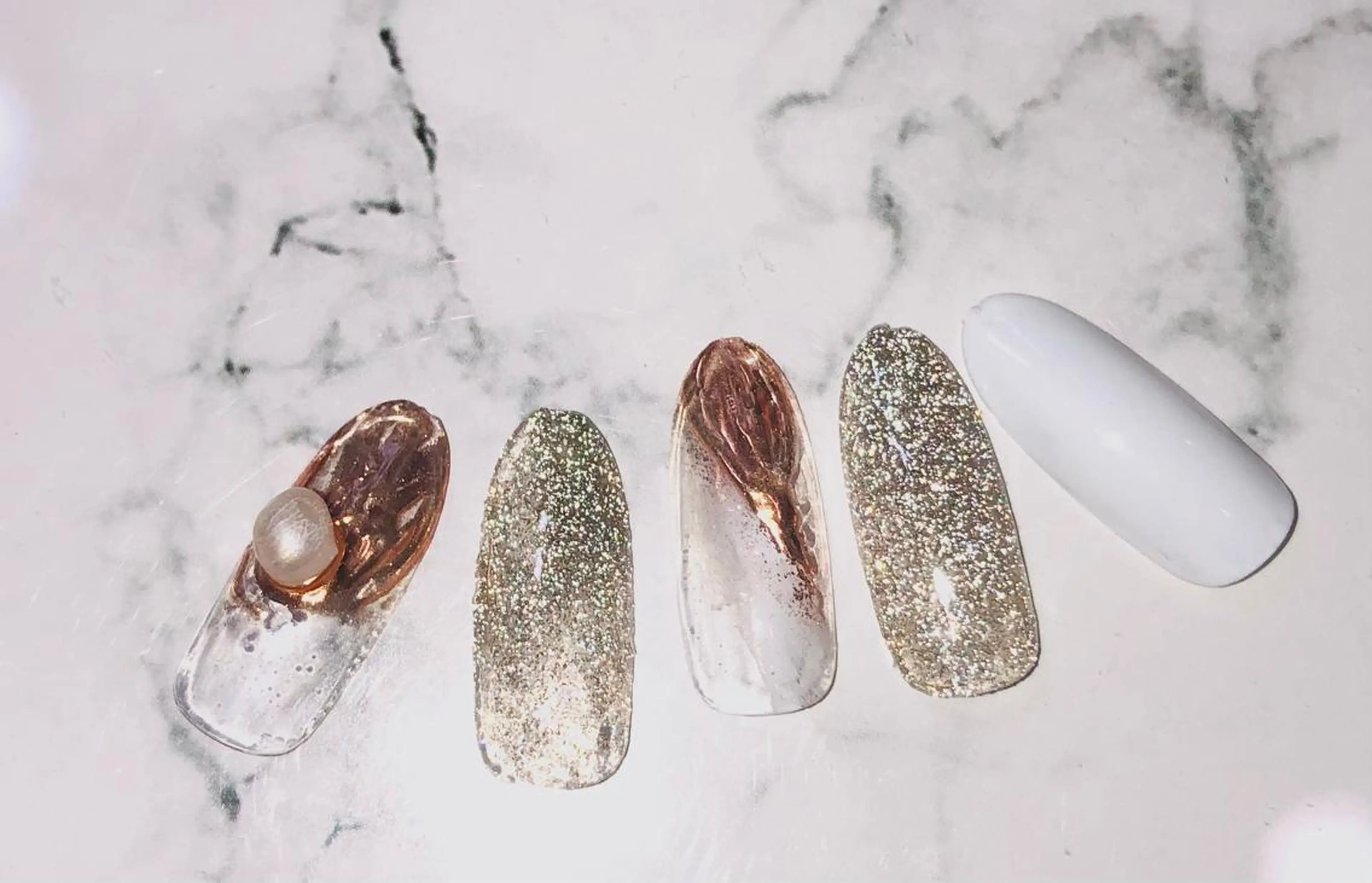 ネイル フラッシュネイル ミラーネイル Ｈ3（エイチスリー）所属・H3 hitoのネイルデザイン