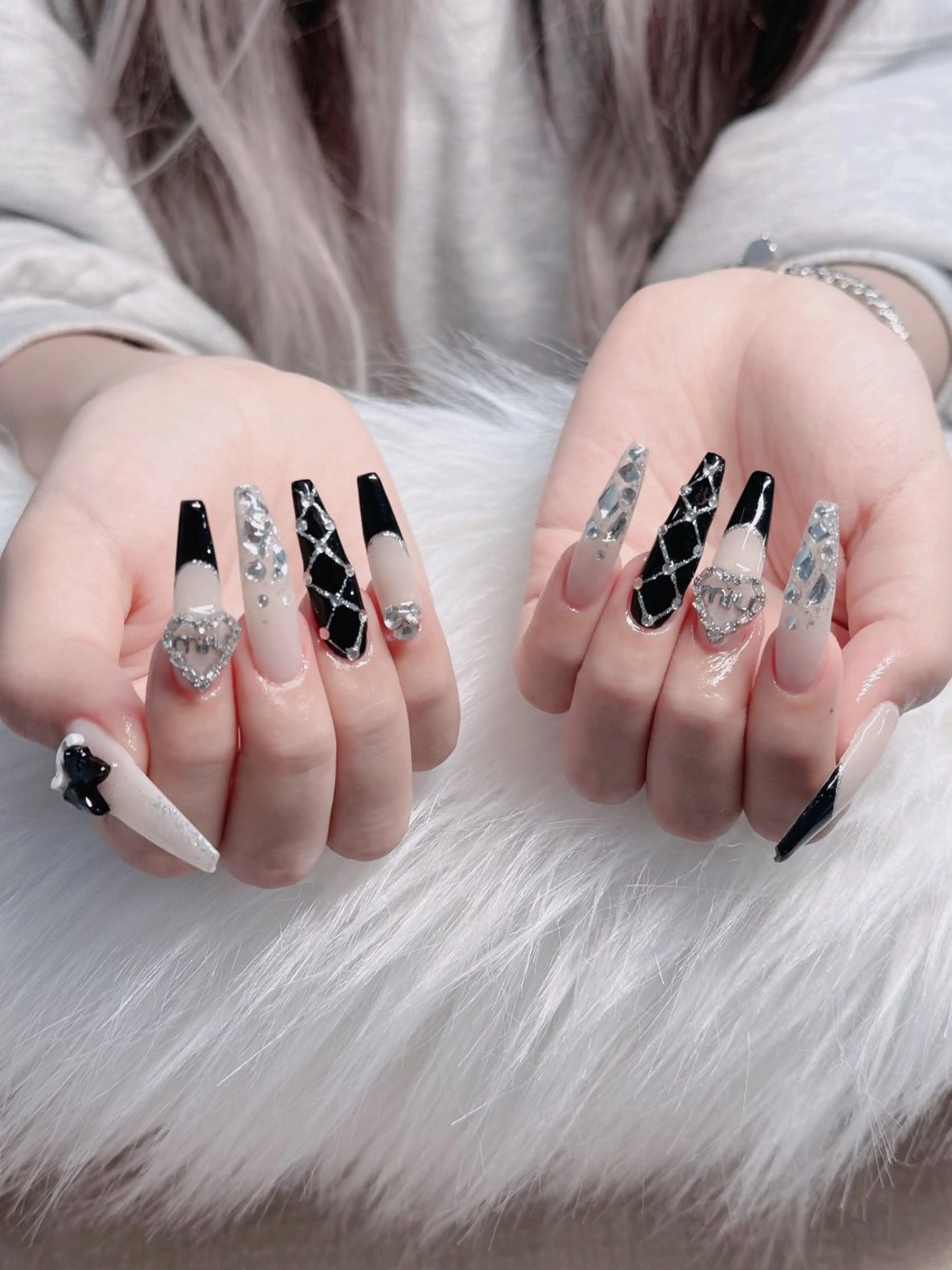 ネイル フレンチネイル ジェルネイル ガラスフレンチ ハロウィン ハート ハンドネイル H.baby Nail Salonのネイルデザイン