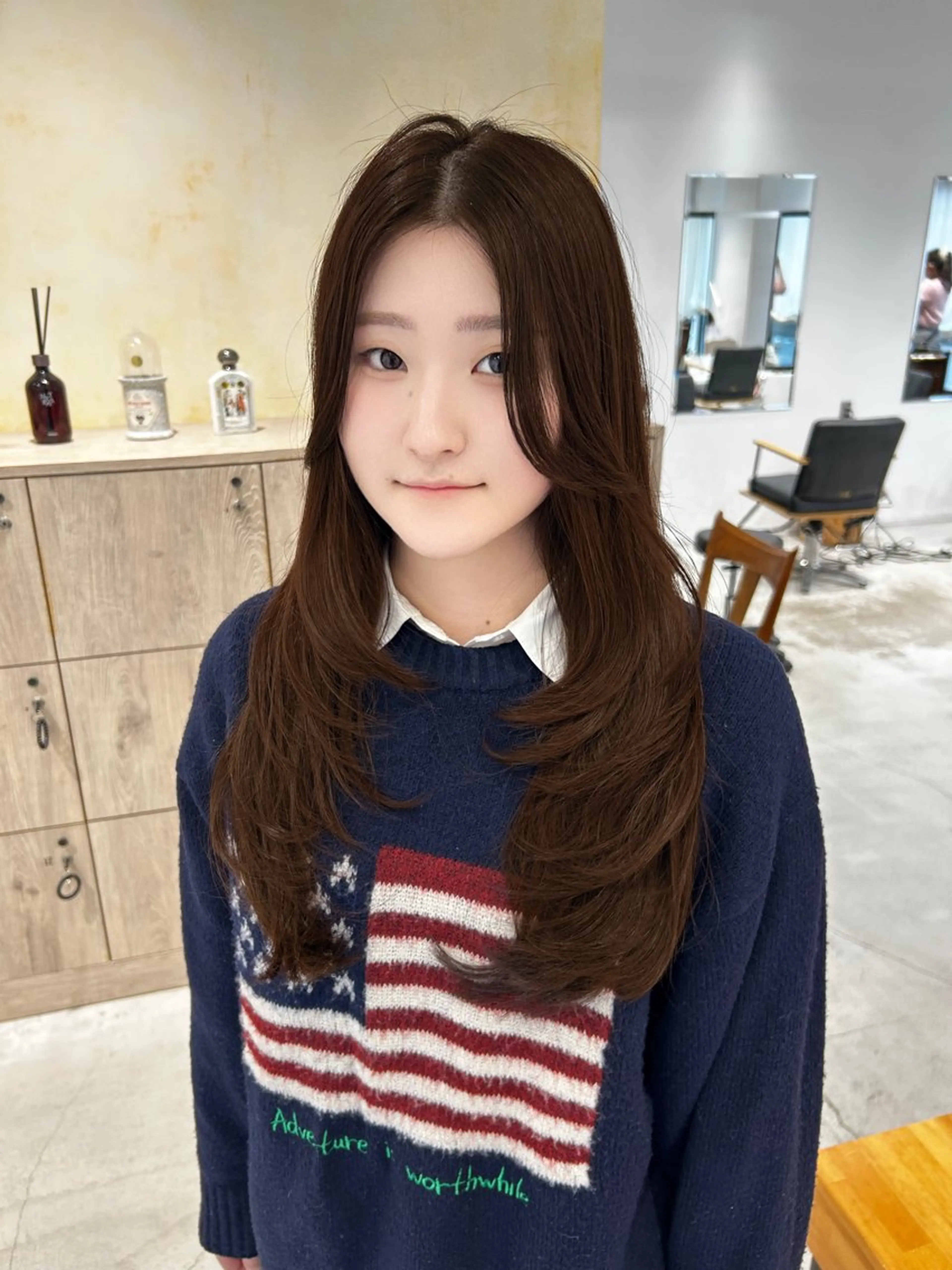 ロング ロングレイヤー レッドブラウン レイヤーカット ロング カット ヘアカラー トリートメント 艶カラー/韓国風ヘア 🩵shioneのヘアスタイル