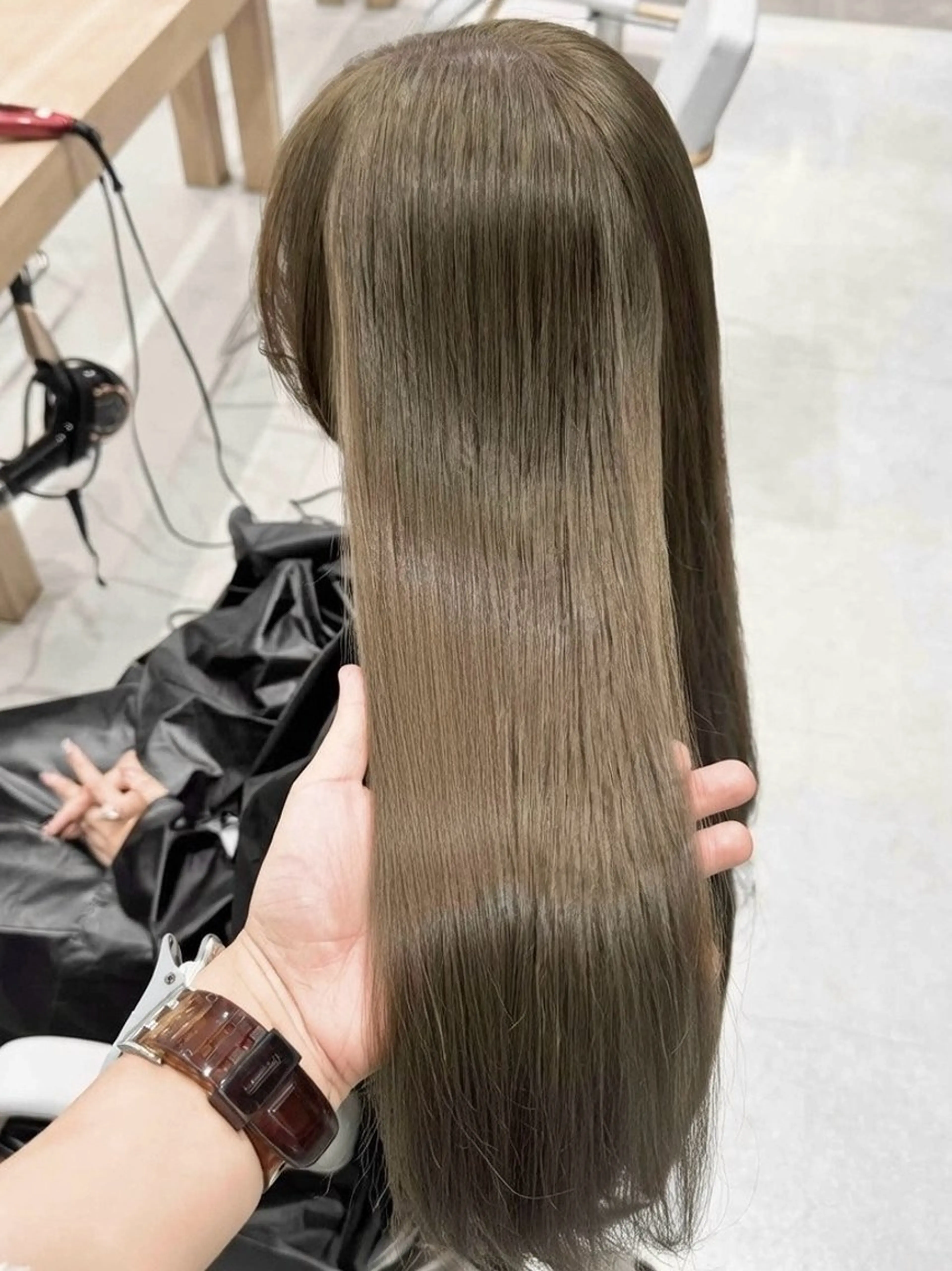 カラー ベージュカラー オリーブベージュ ヘアカラー トリートメント 《ブリーチ/赤み消し /髪質改善》若松良樹のヘアスタイル