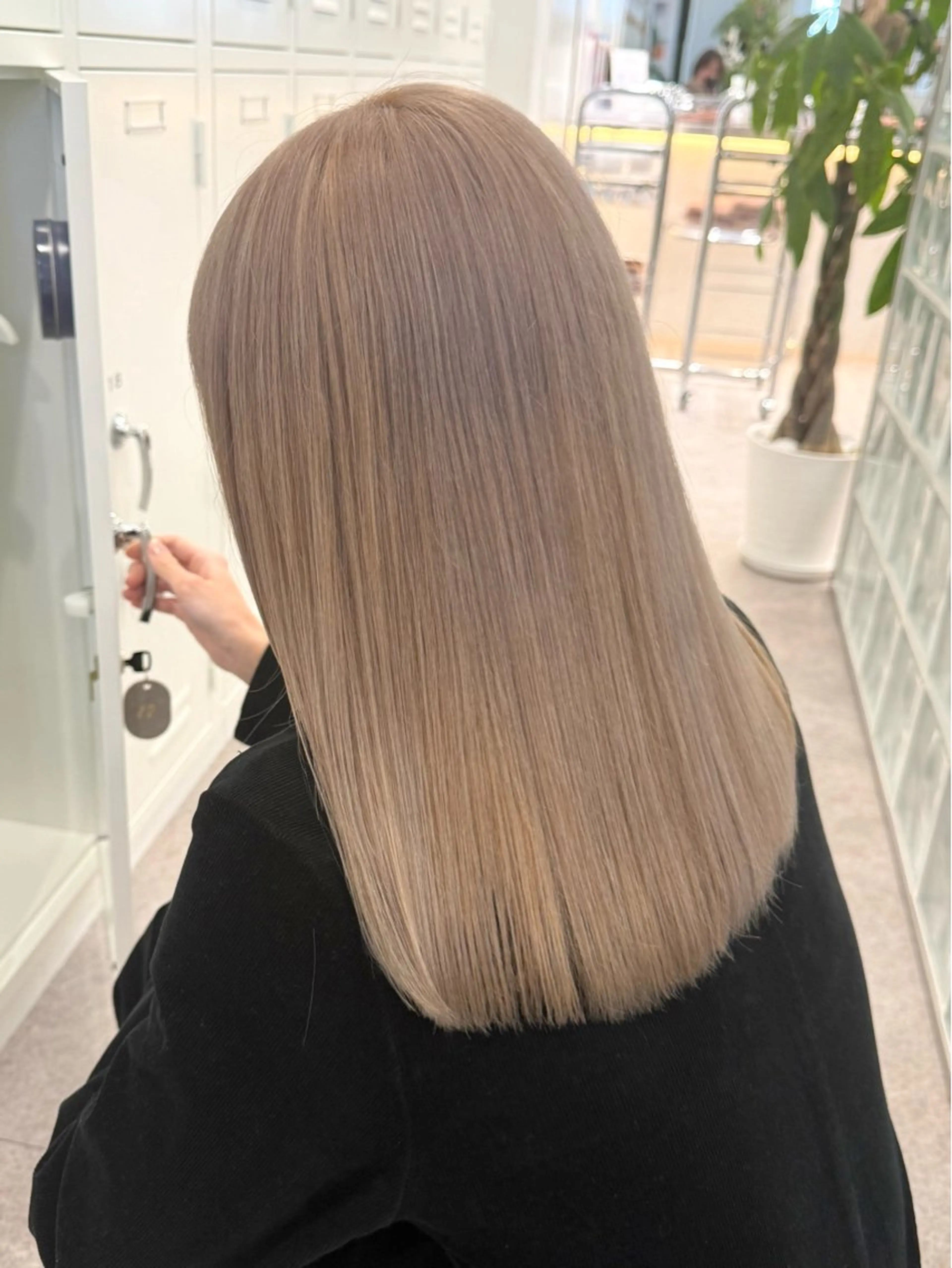 セミロング カラー ⭐︎カットモデル 無料⭐︎カレンのヘアスタイル