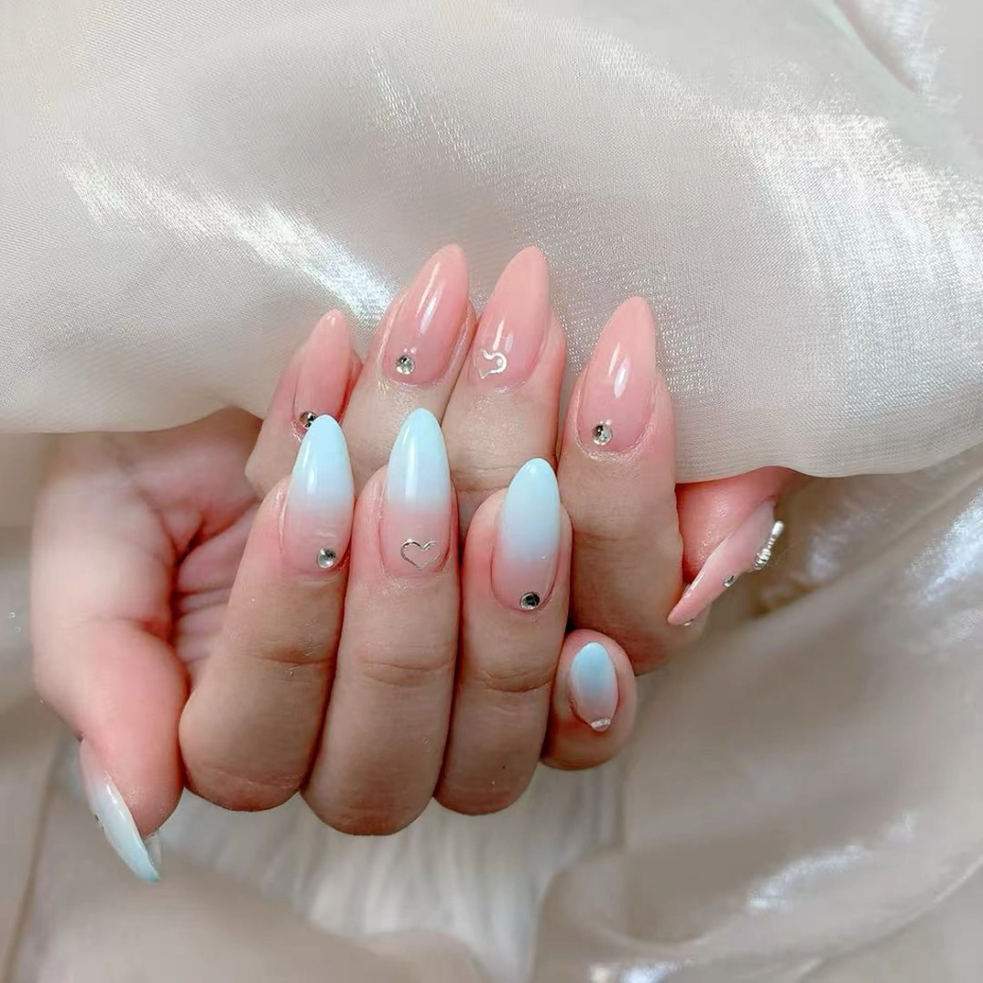 ネイル アニマル柄 チークネイル 成人式 フラッシュネイル フットネイル ハンドネイル B·U Nail大宮 長さだし専門店のネイルデザイン