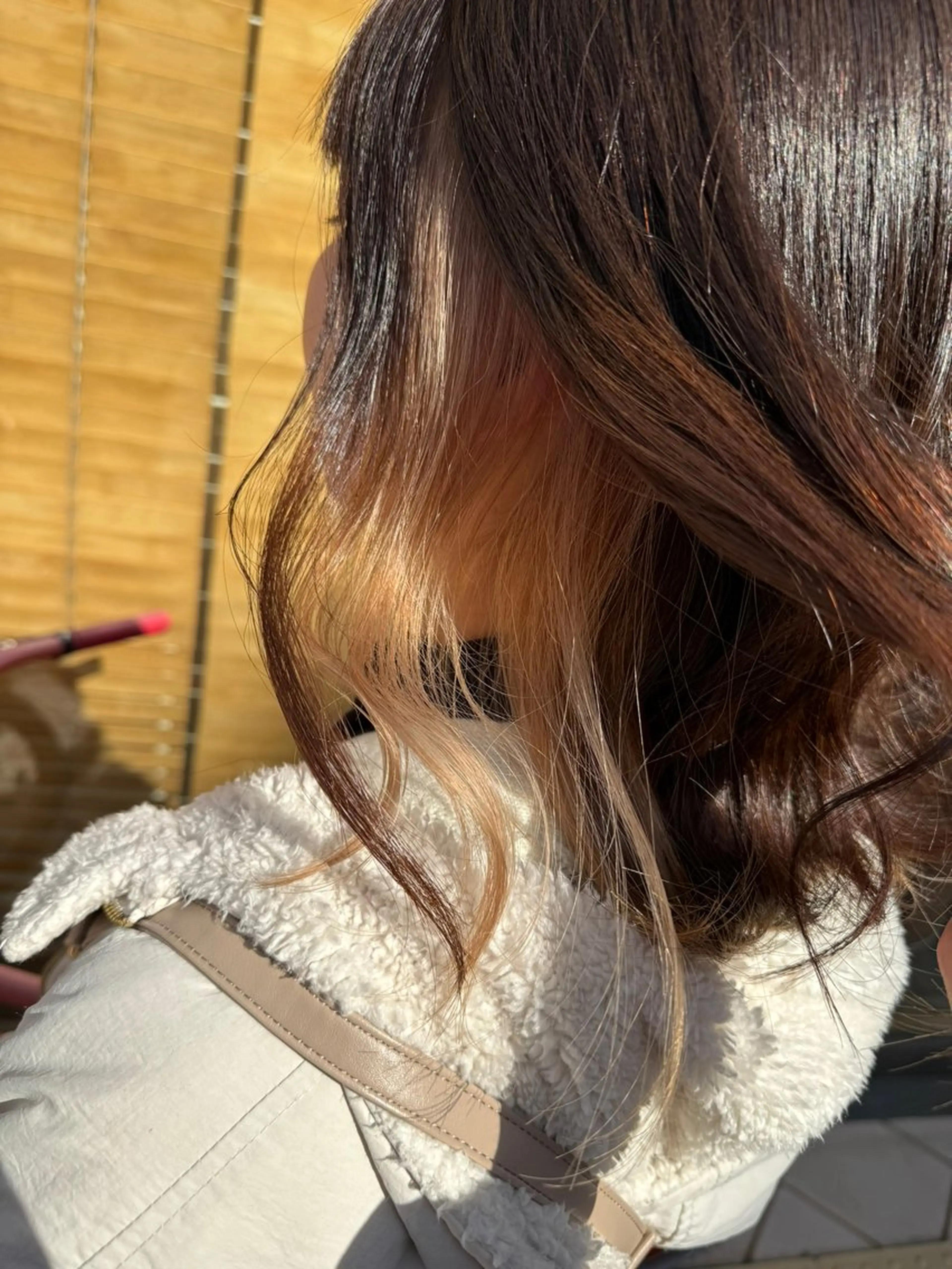 ミディアム カラー ベージュカラー ブリーチ インナーカラー ホワイトベージュ ROSSO北赤羽所属・ROSSO北赤羽 アラカワのヘアスタイル