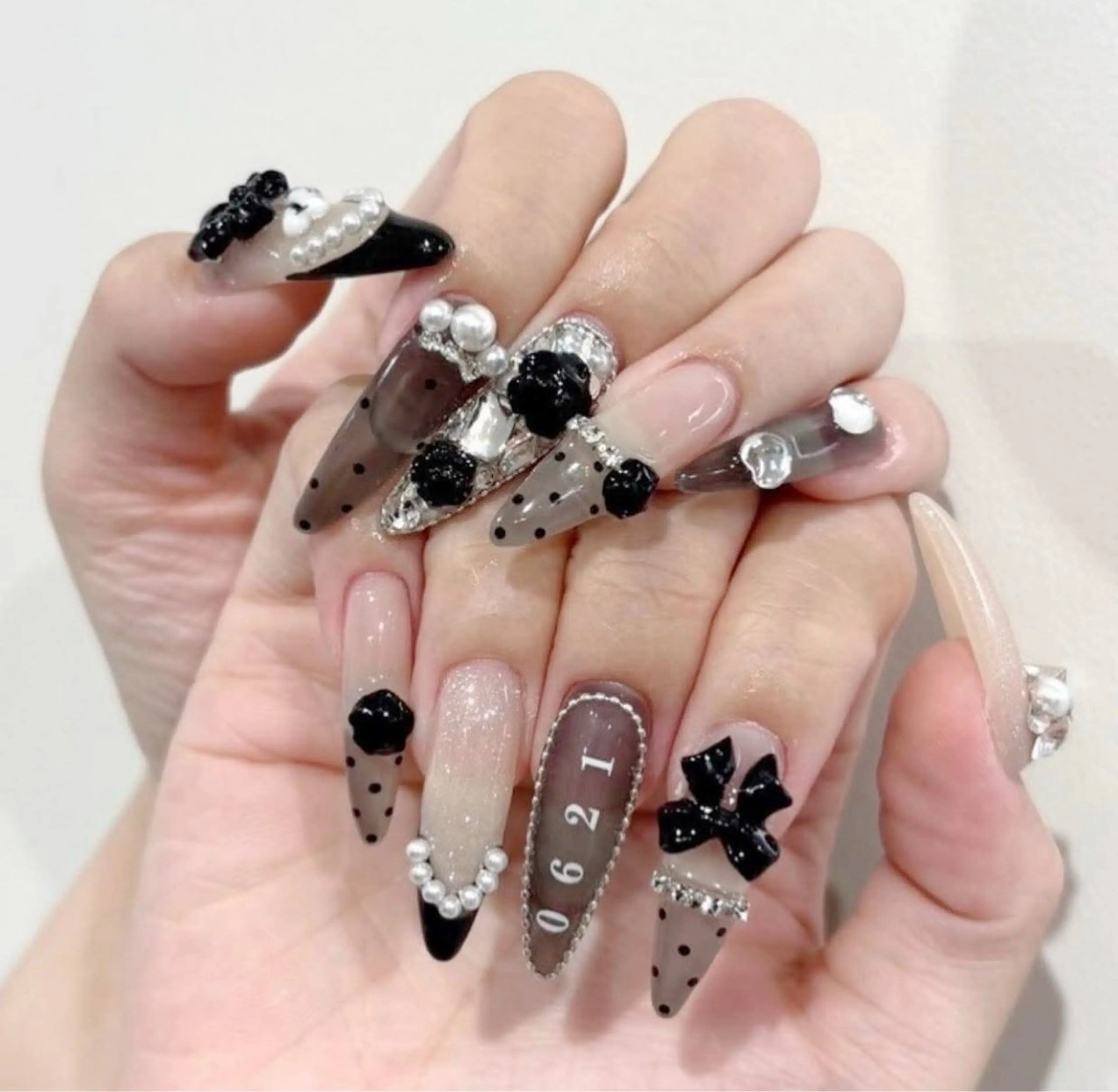 ネイル 長さ出し フレンチネイル 韓国ネイル レース マグネットネイル ハンドネイル 波 なみのネイルデザイン