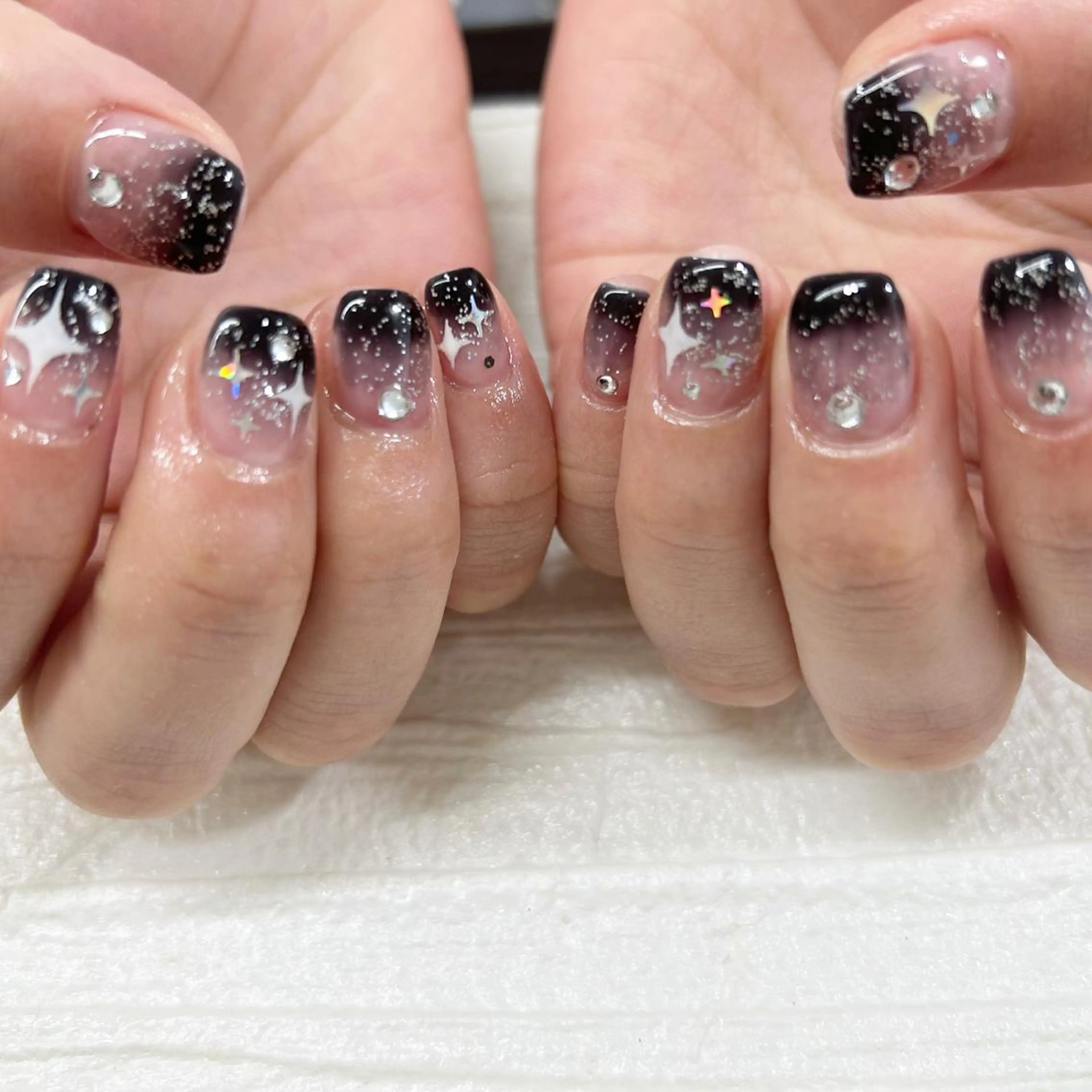 ネイル マツエク・マツパ アイブロウ ワンホンマツエク ワンホンネイル pu muのネイルデザイン