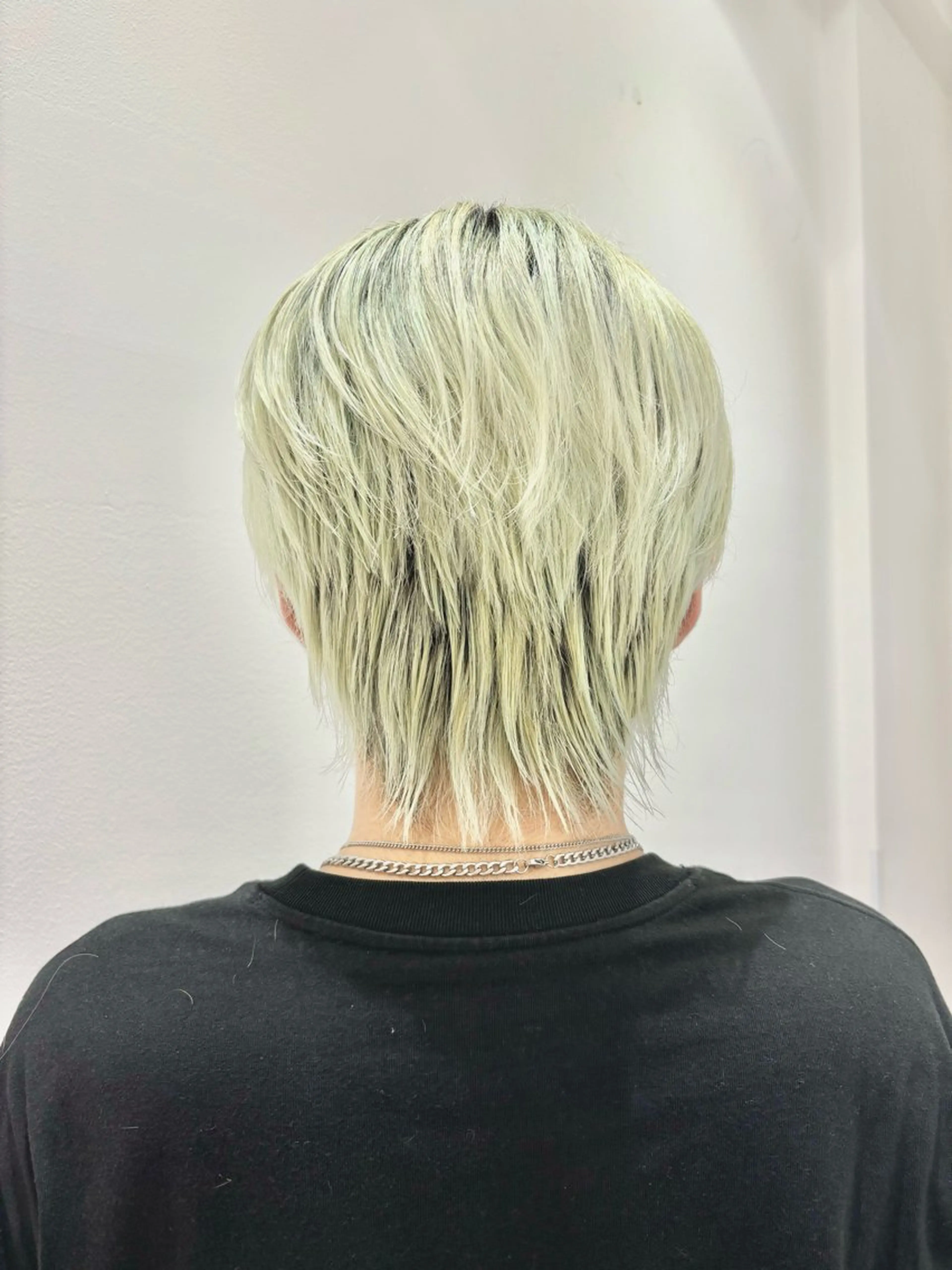 ショート カラー ヘアアレンジ メンズ マッシュ メンズウルフカット ウルフカット カット ヘッドスパ ミドウチ アヤカのヘアスタイル