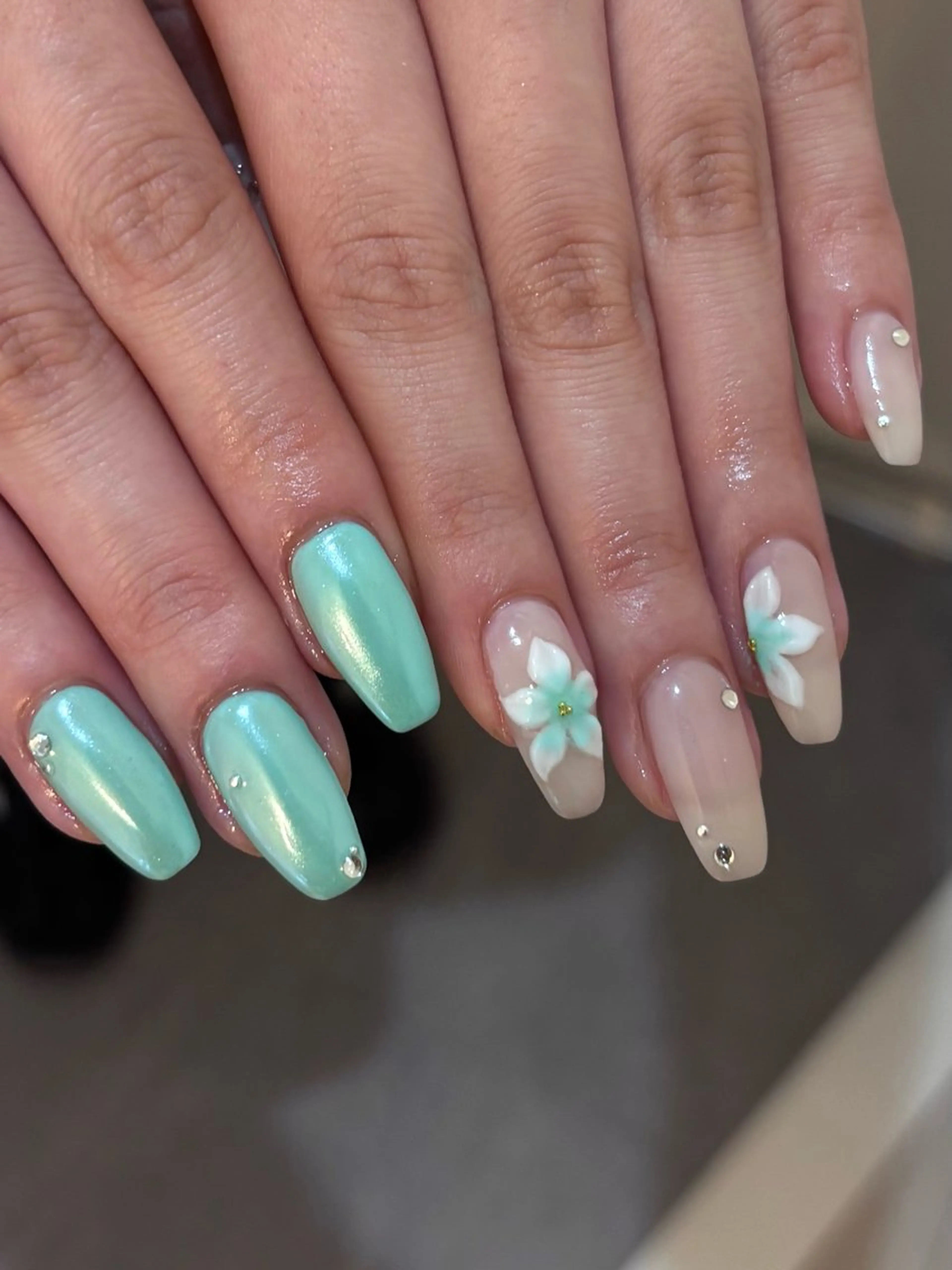 ネイル mimi 高石桃朱のネイルデザイン