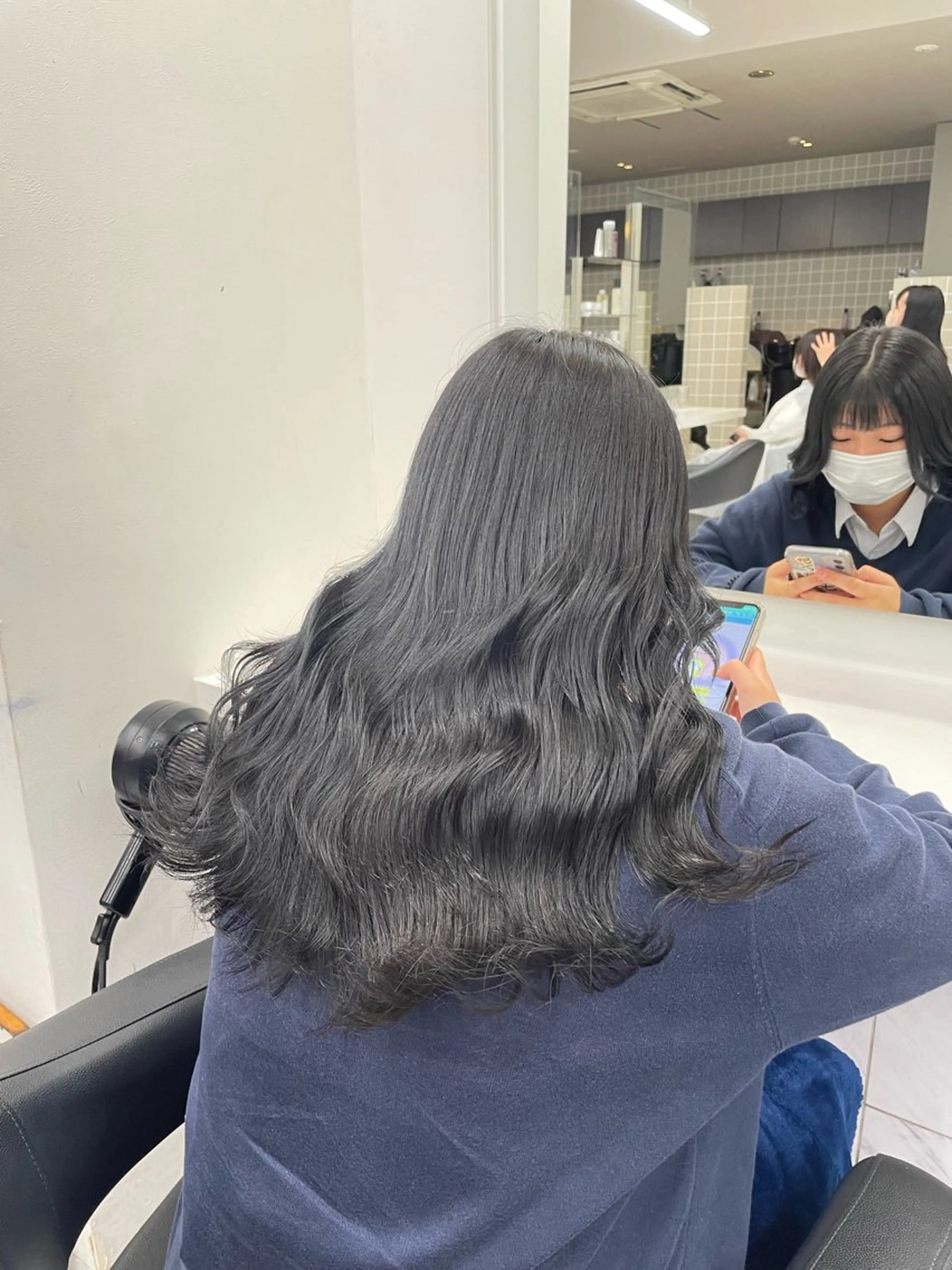 セミロング カラー パーマ ヘアアレンジ メンズ キッズ カット ヘアカラー トリートメント 🦋韓国レイヤー｜ 透明感グレージュ🦋のヘアスタイル