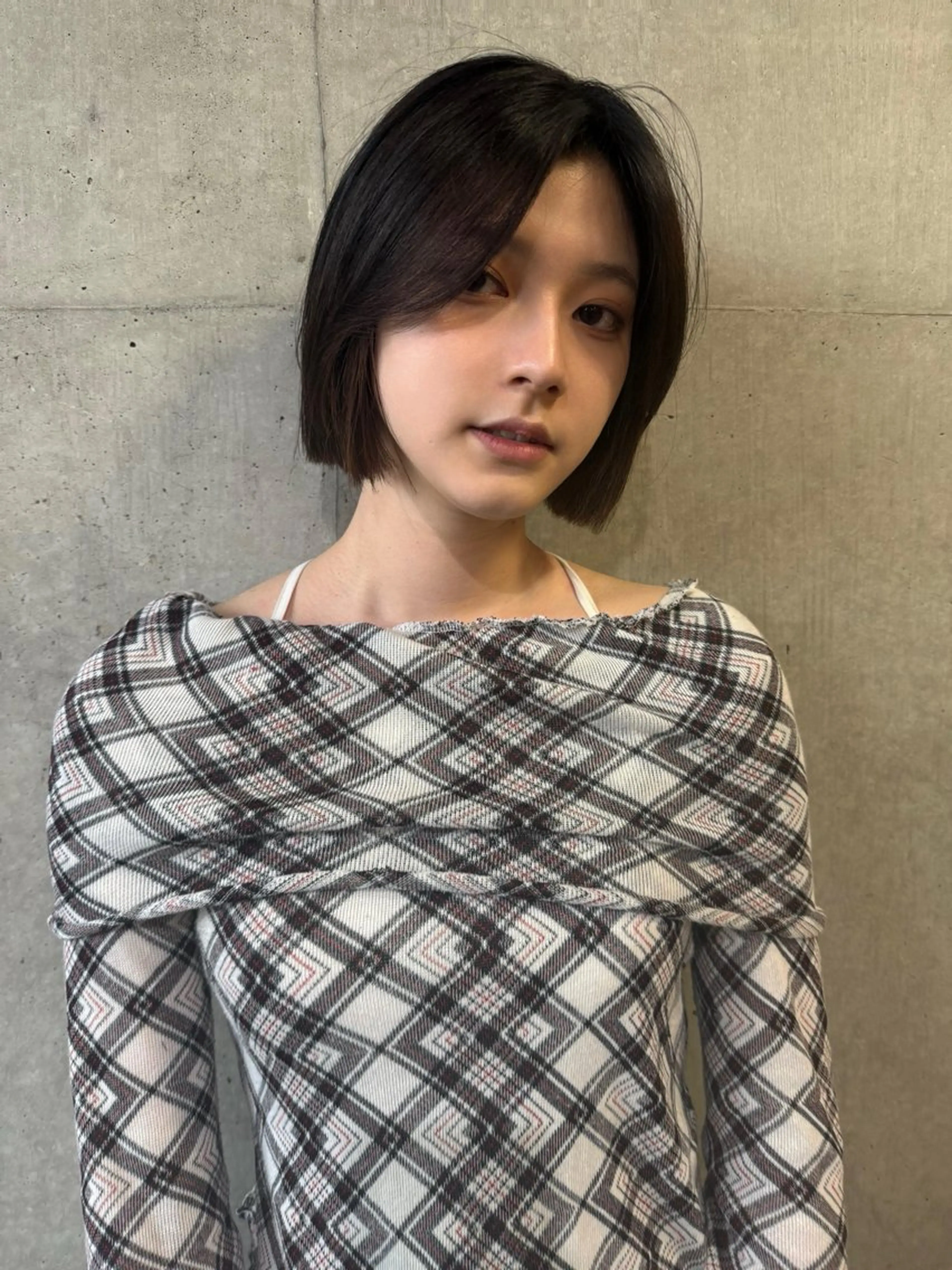 ショート ボブ かきあげバング レイヤーカット\ウル フ　chinatsuのヘアスタイル