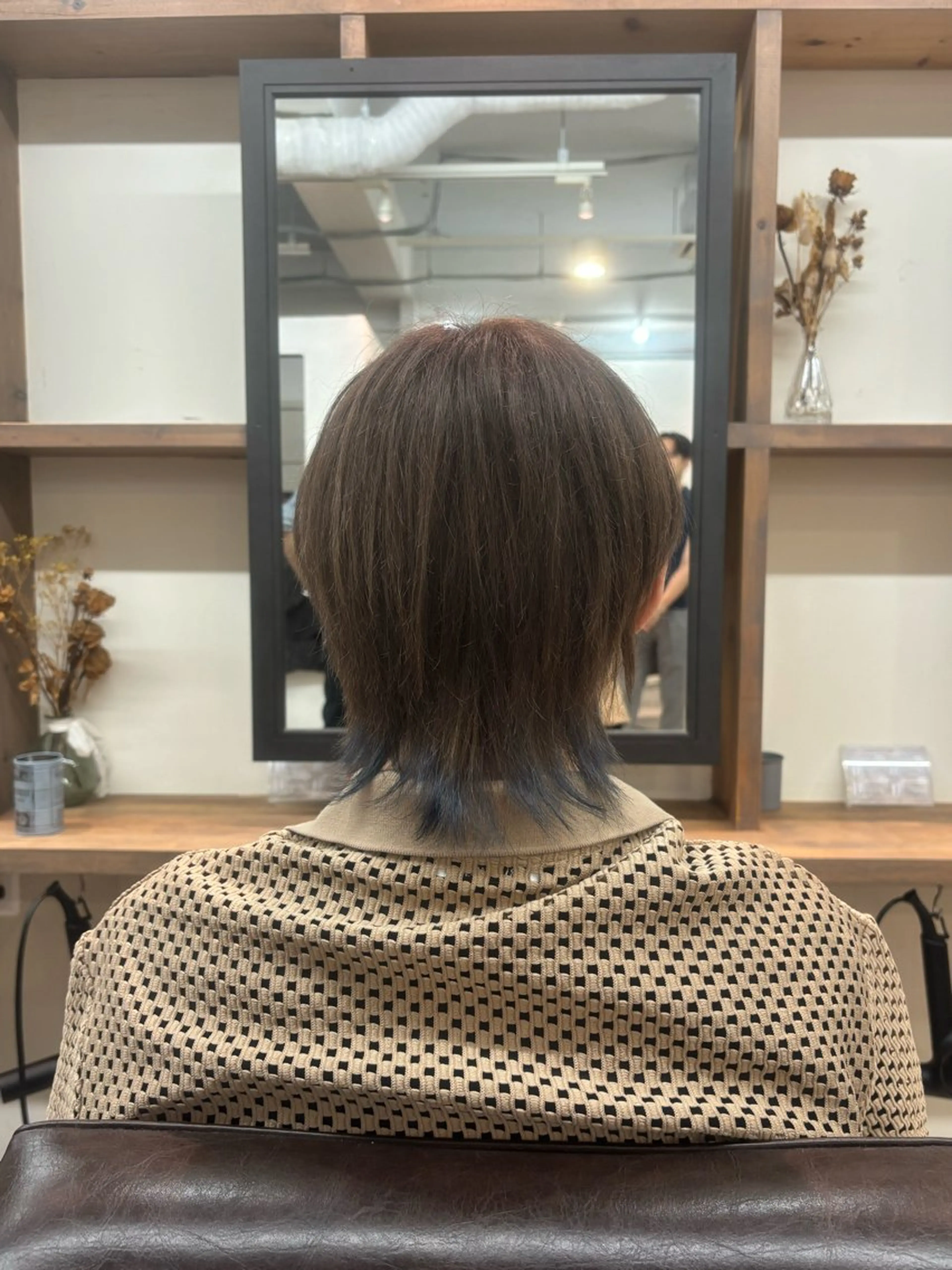 ショート カラー ブリーチ ブルーカラー 室谷 ゆりあのヘアスタイル