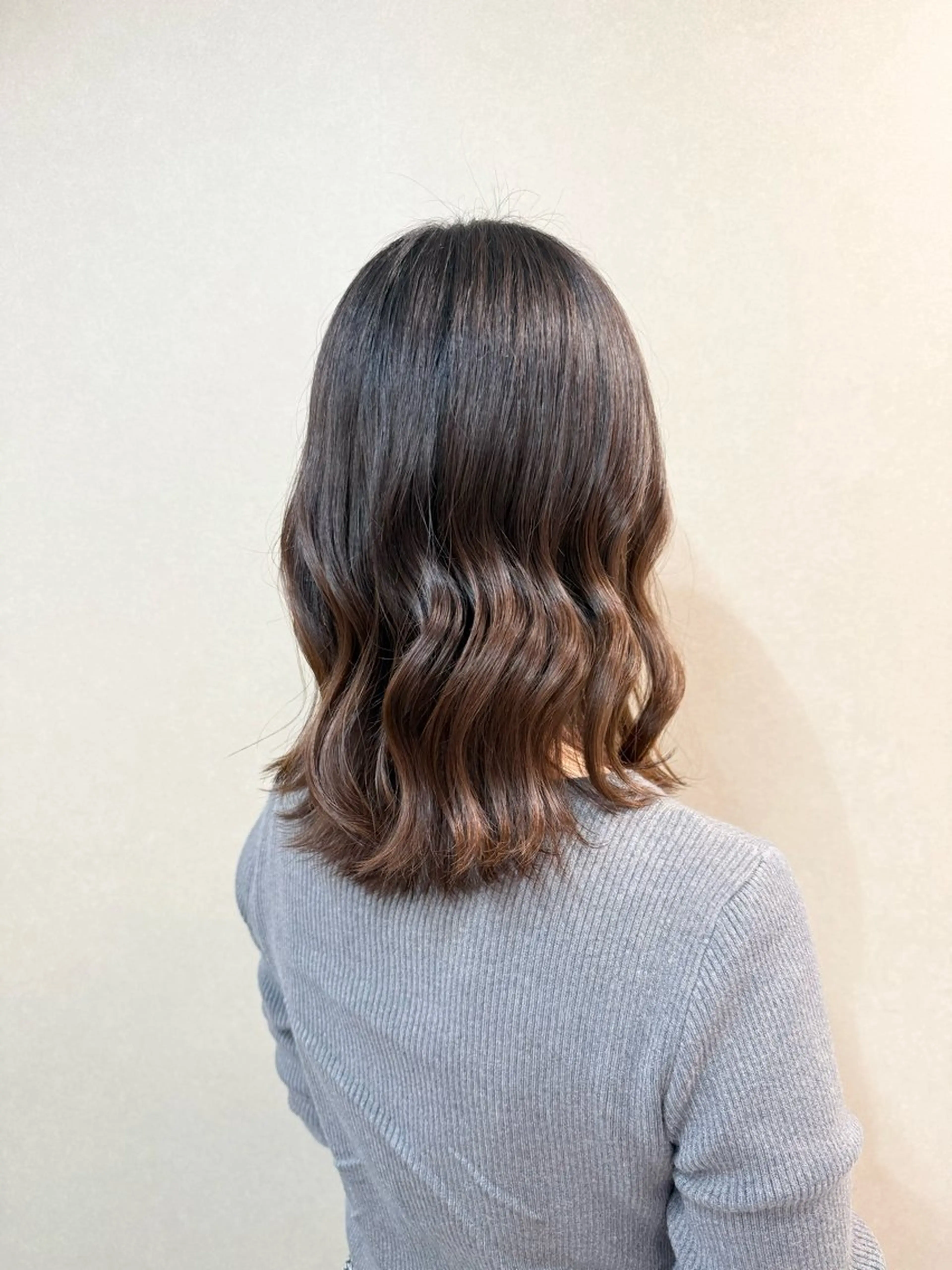 ミディアム カット 乙葉 / Roccoのヘアスタイル