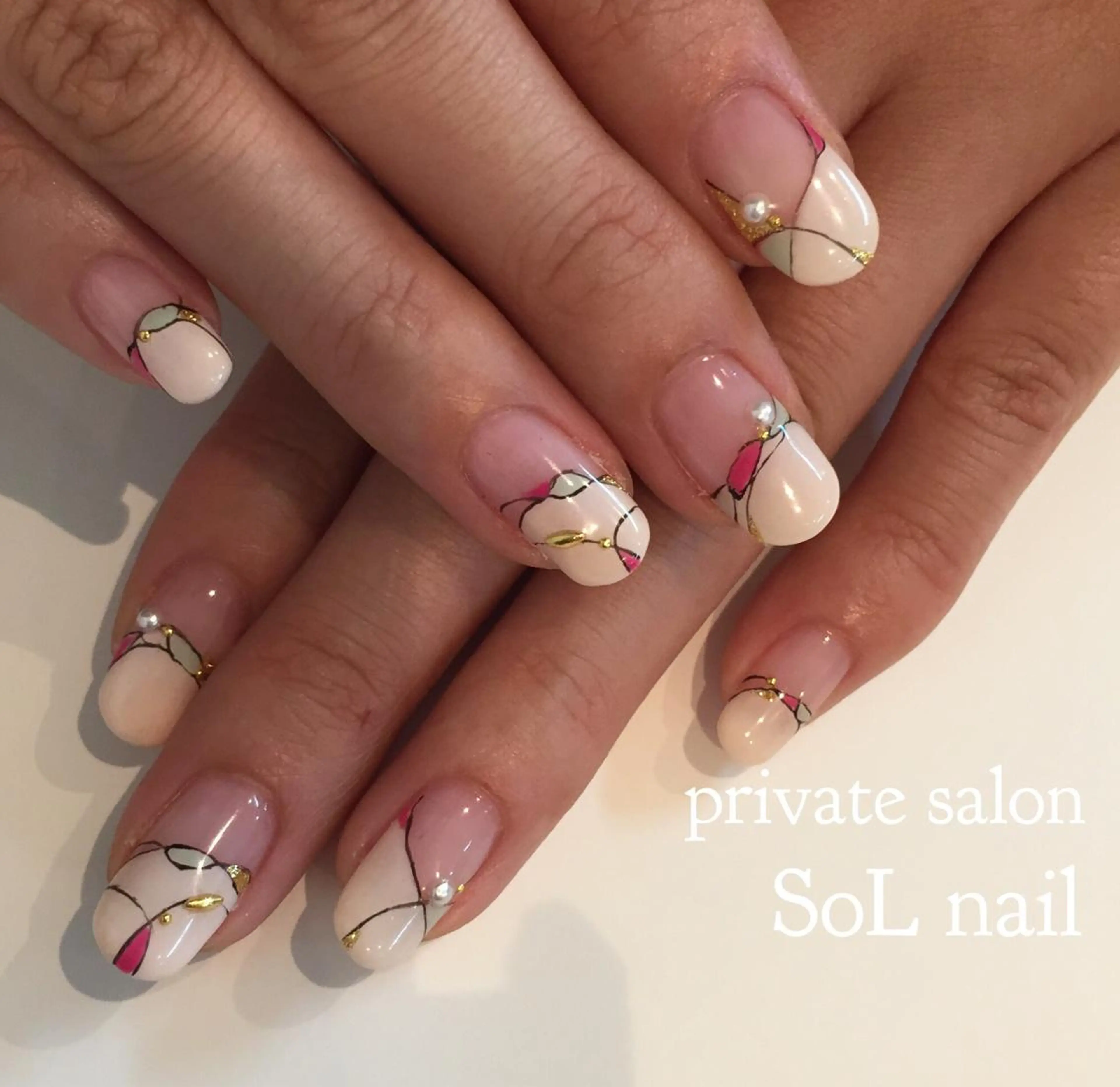 ネイル フレンチネイル ニュアンスネイル ハンドネイル SOL NAILのネイルデザイン