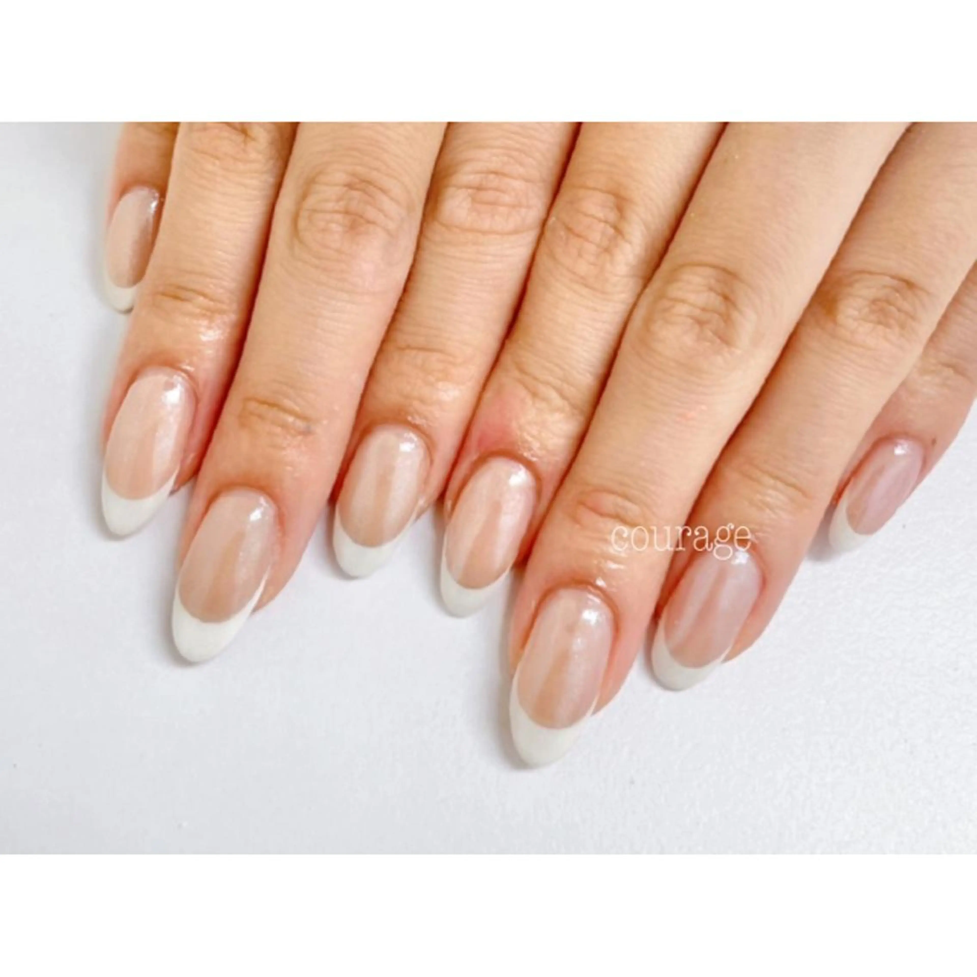 【オフあり】フレンチネイル(新規当店オフ無料/他店オフ1,100円)の写真