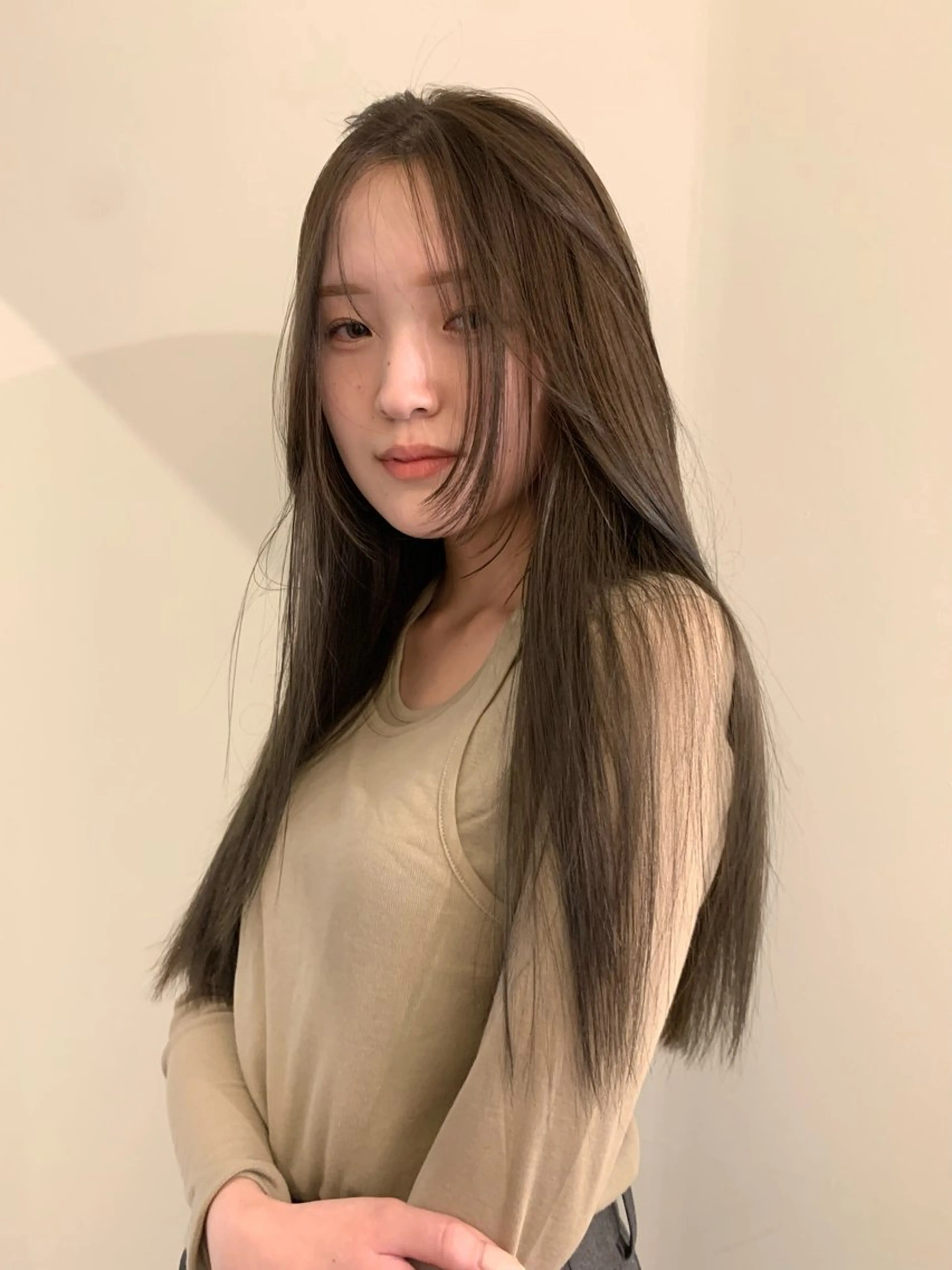 ロング カラー ベージュカラー ブリーチ ブリーチなしカラー カット ヘアカラー トリートメント 落合希 Olivebeigeのヘアスタイル