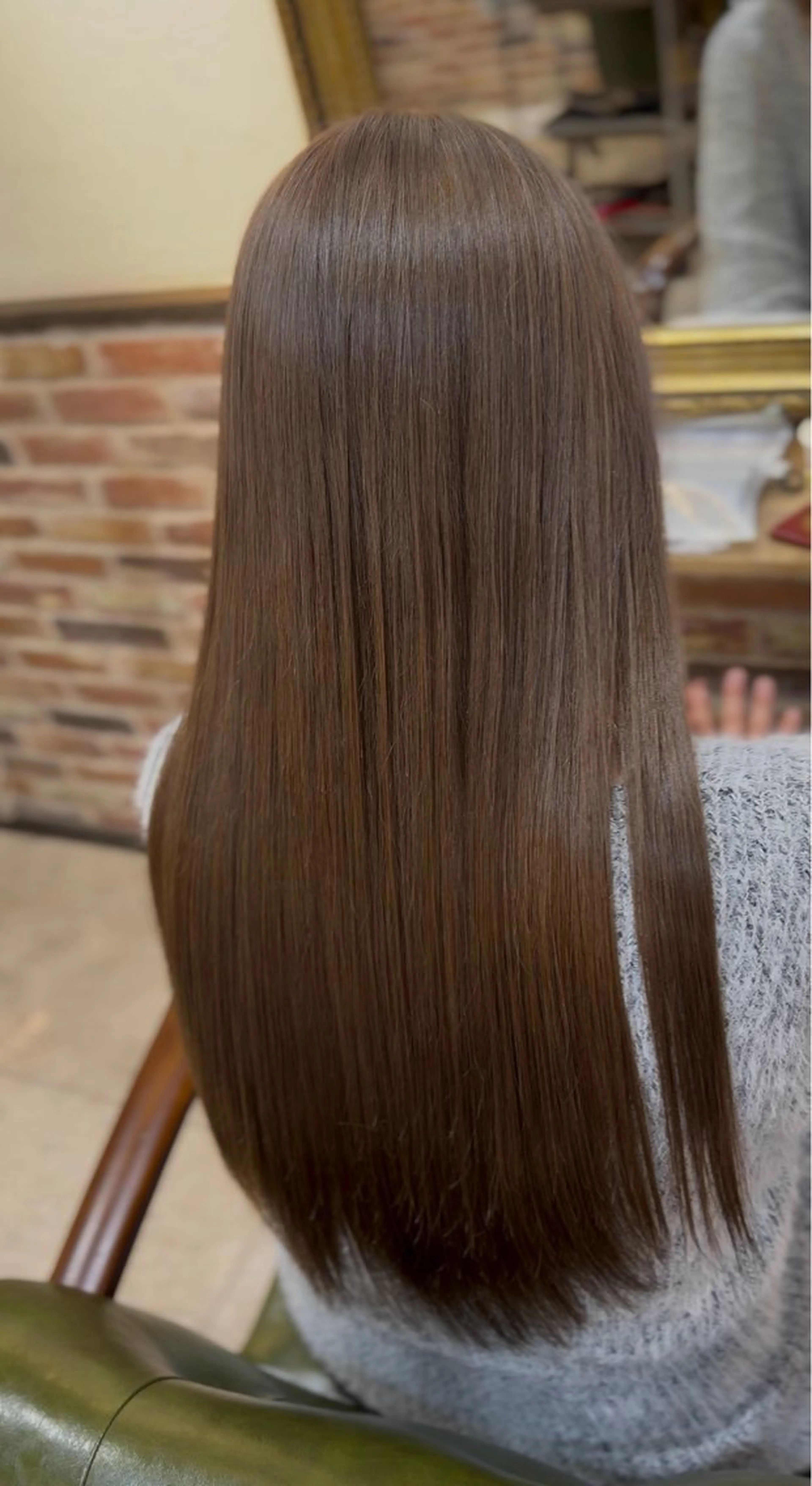 ロング 飯星慧斗 /ブリーチ、縮毛矯正のヘアスタイル