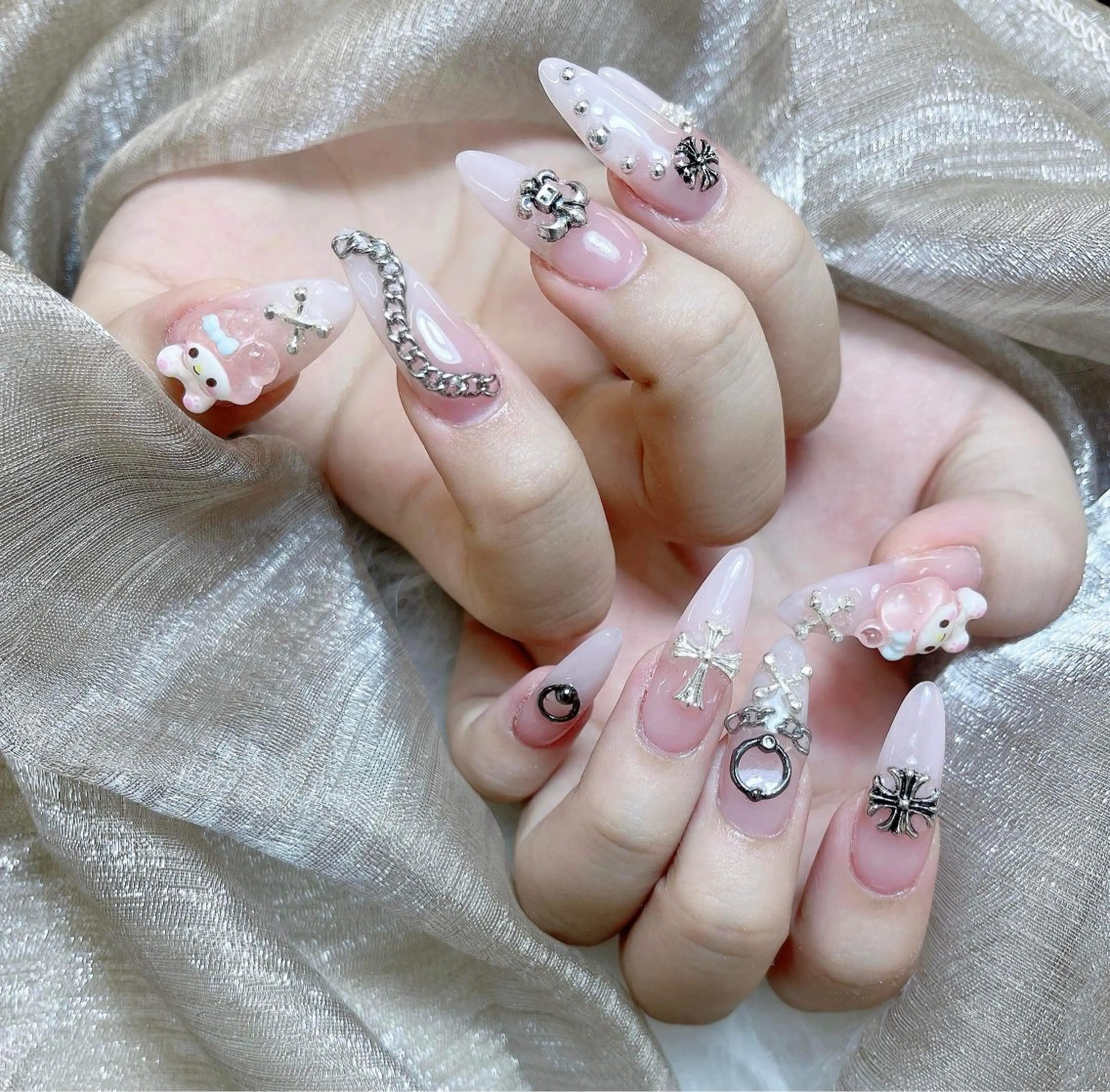 ネイル ジェルネイル 韓国ネイル マグネットネイル ネイルチップ 冬ネイル Lenie Nail Salonのネイルデザイン