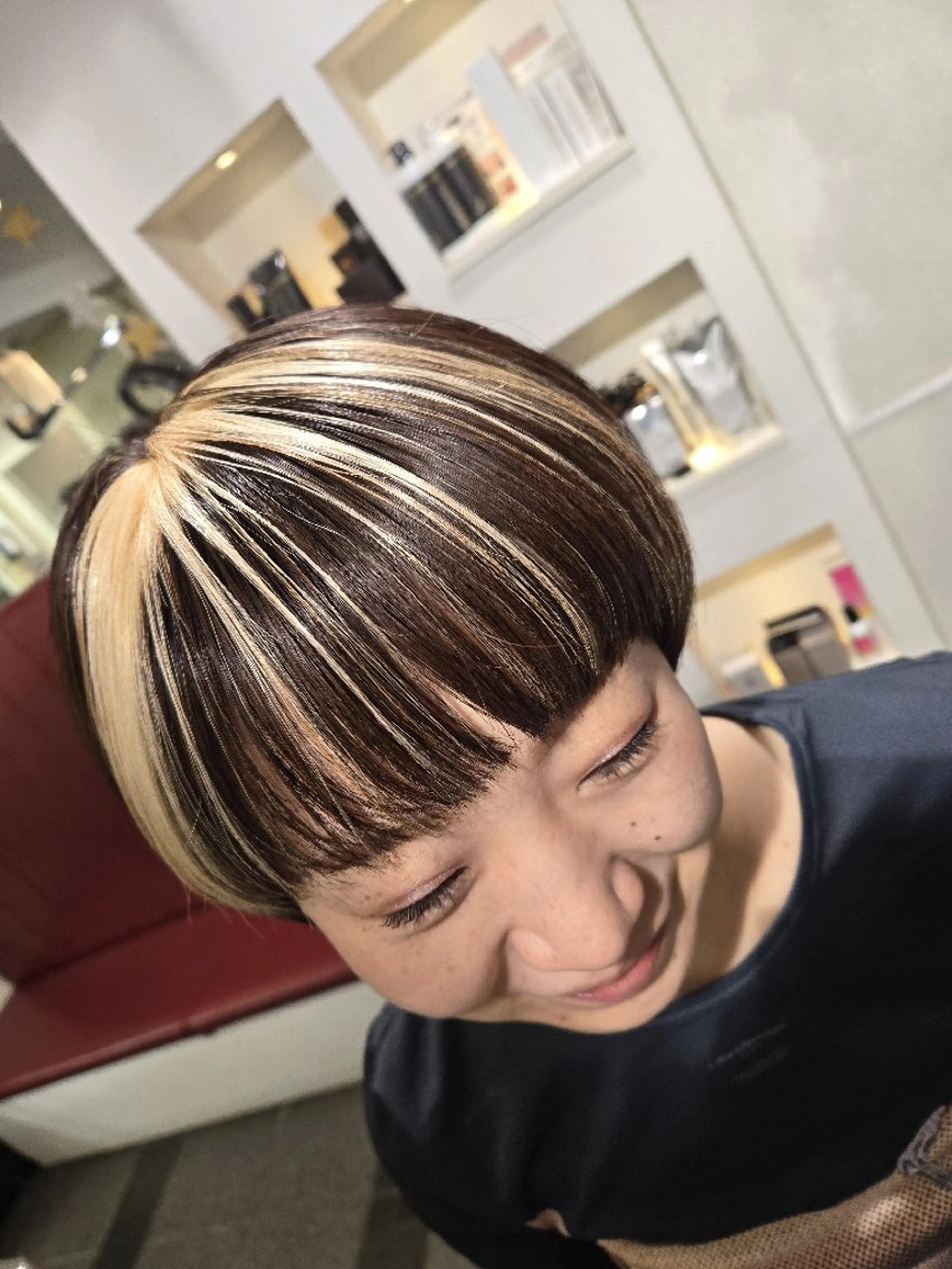 ショート カラー ブリーチ カット ヘアカラー 遠藤 史秋のヘアスタイル