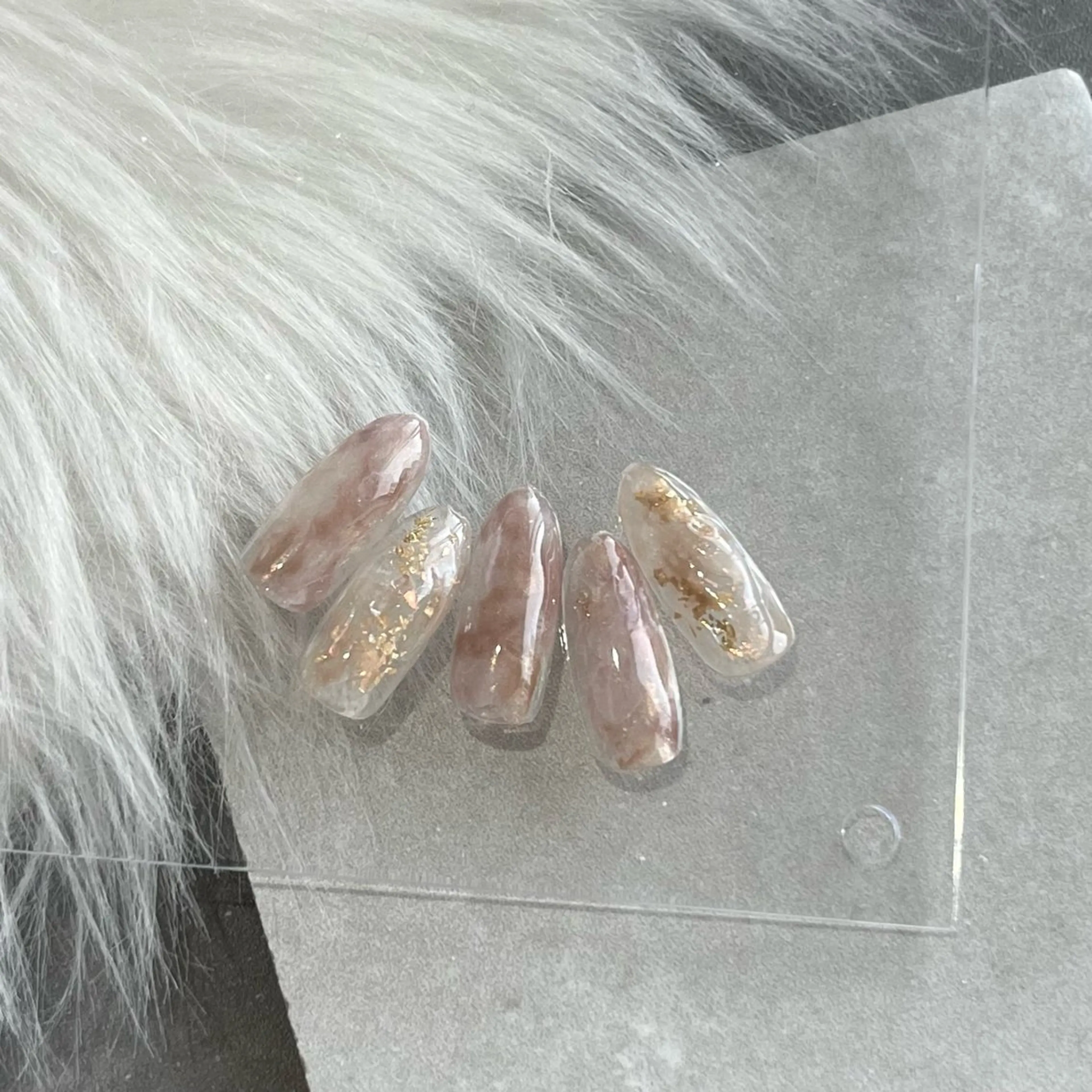 ネイル Ray. ちゅるん系ニュアンスのエステ・リラクイメージ