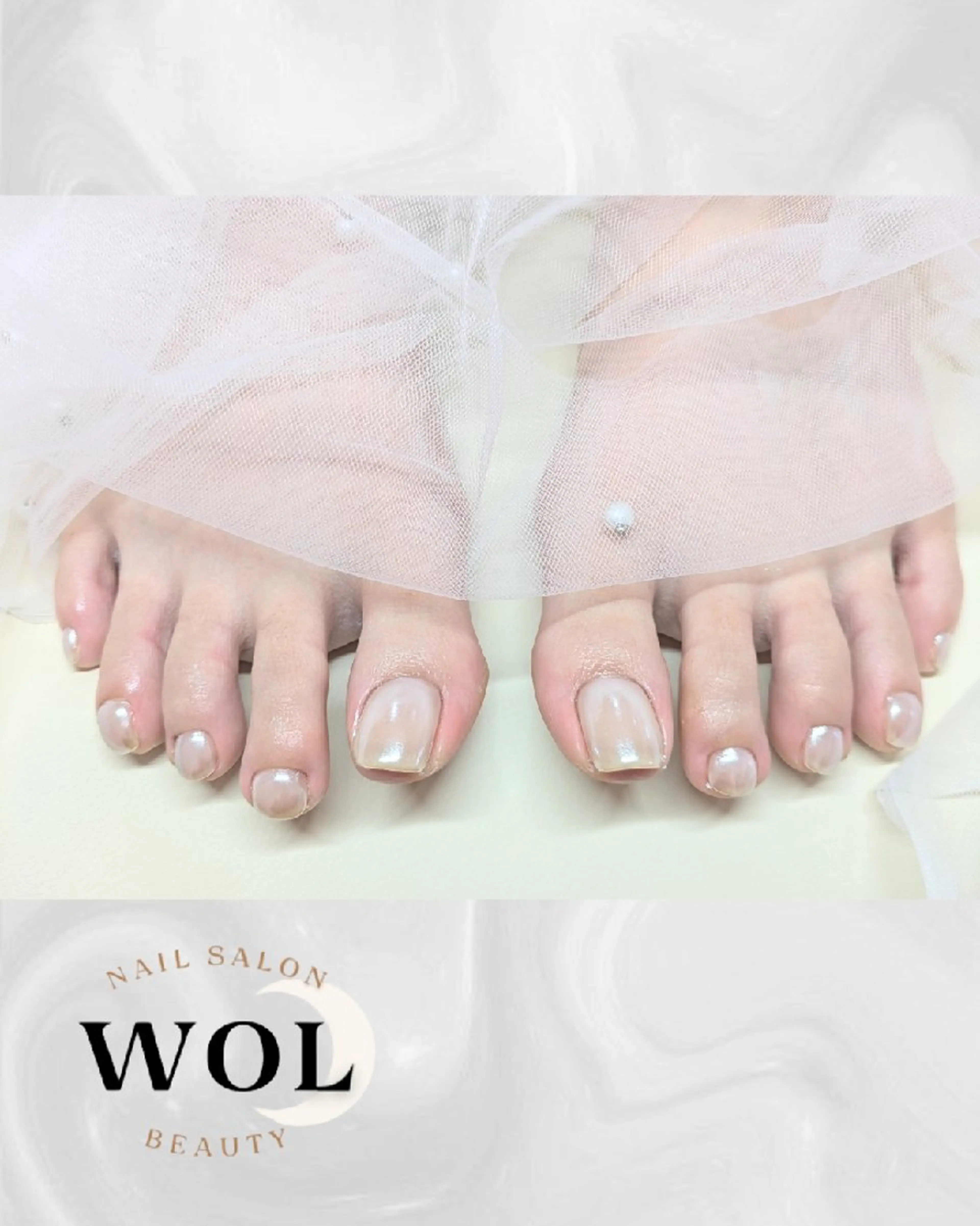 ネイル ホワイト WOL🌙 momokoのネイルデザイン