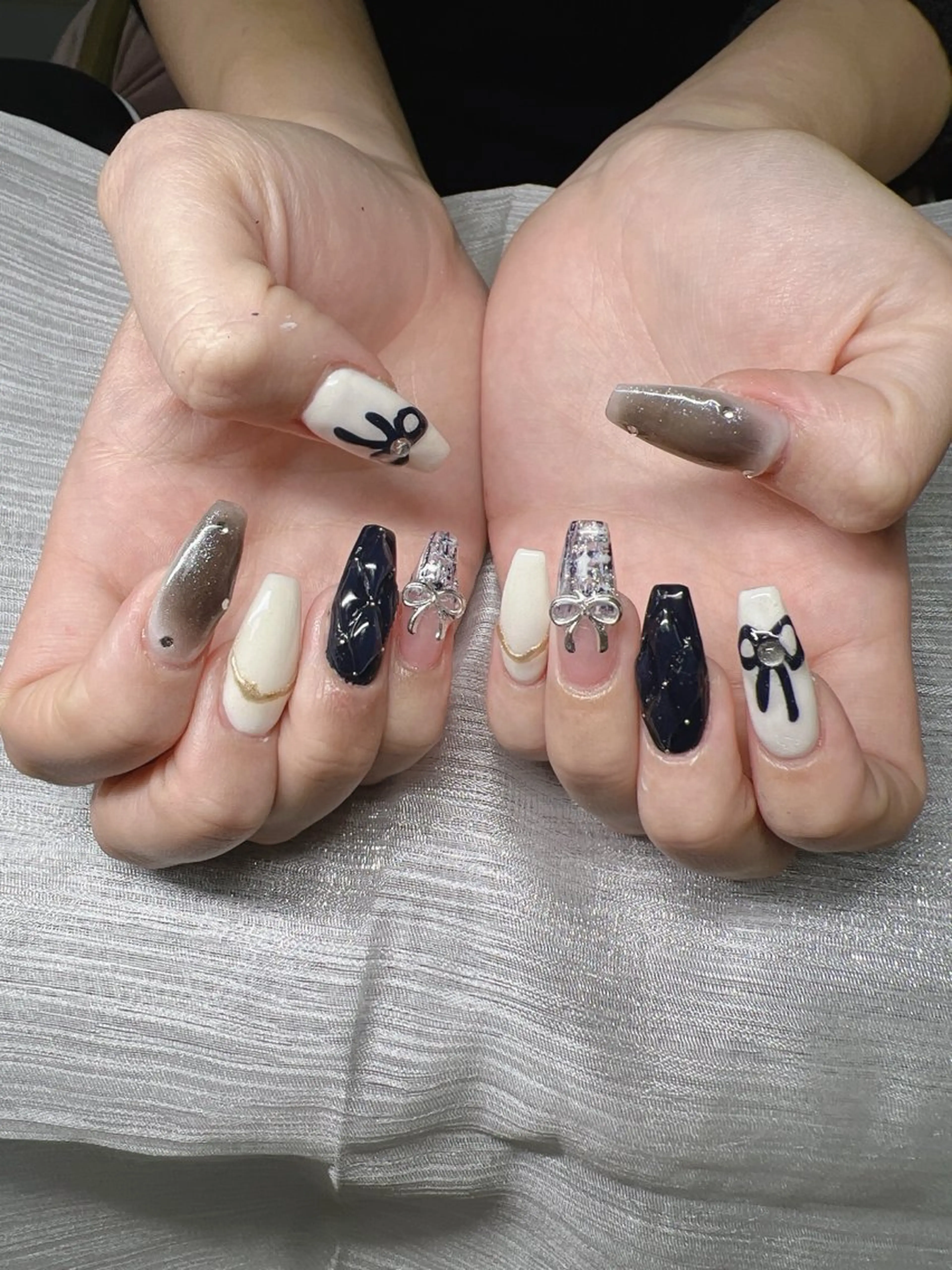 ネイル オーロラネイル チークネイル 長さ出し フットネイル フレンチネイル Lee Nails チップ長さだし専門店のネイルデザイン
