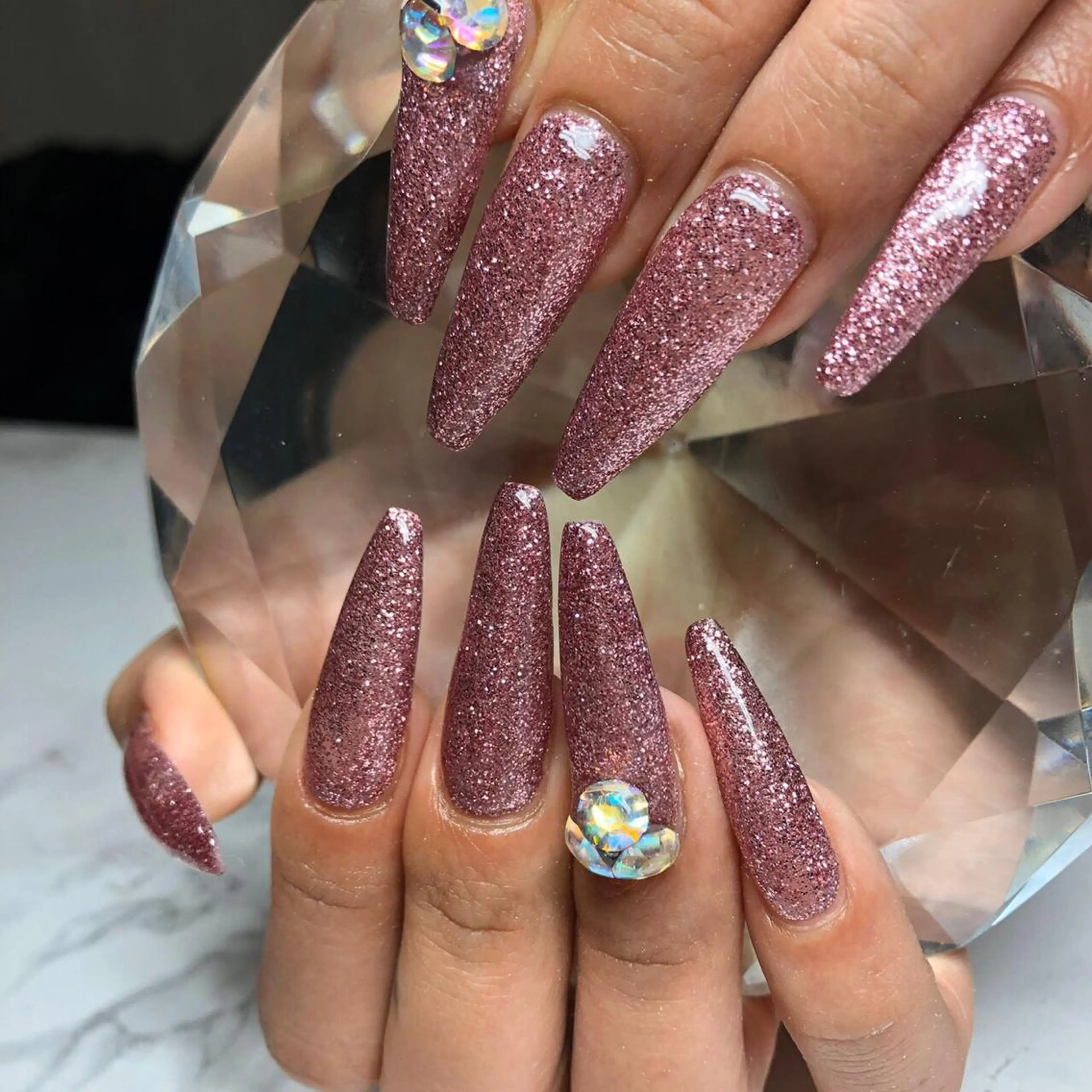 ロング ネイル グラデーション ラメ(グリッター) ワンカラーネイル シンプルネイル ネイルチップ ハンドネイル salon Lilouのネイルデザイン