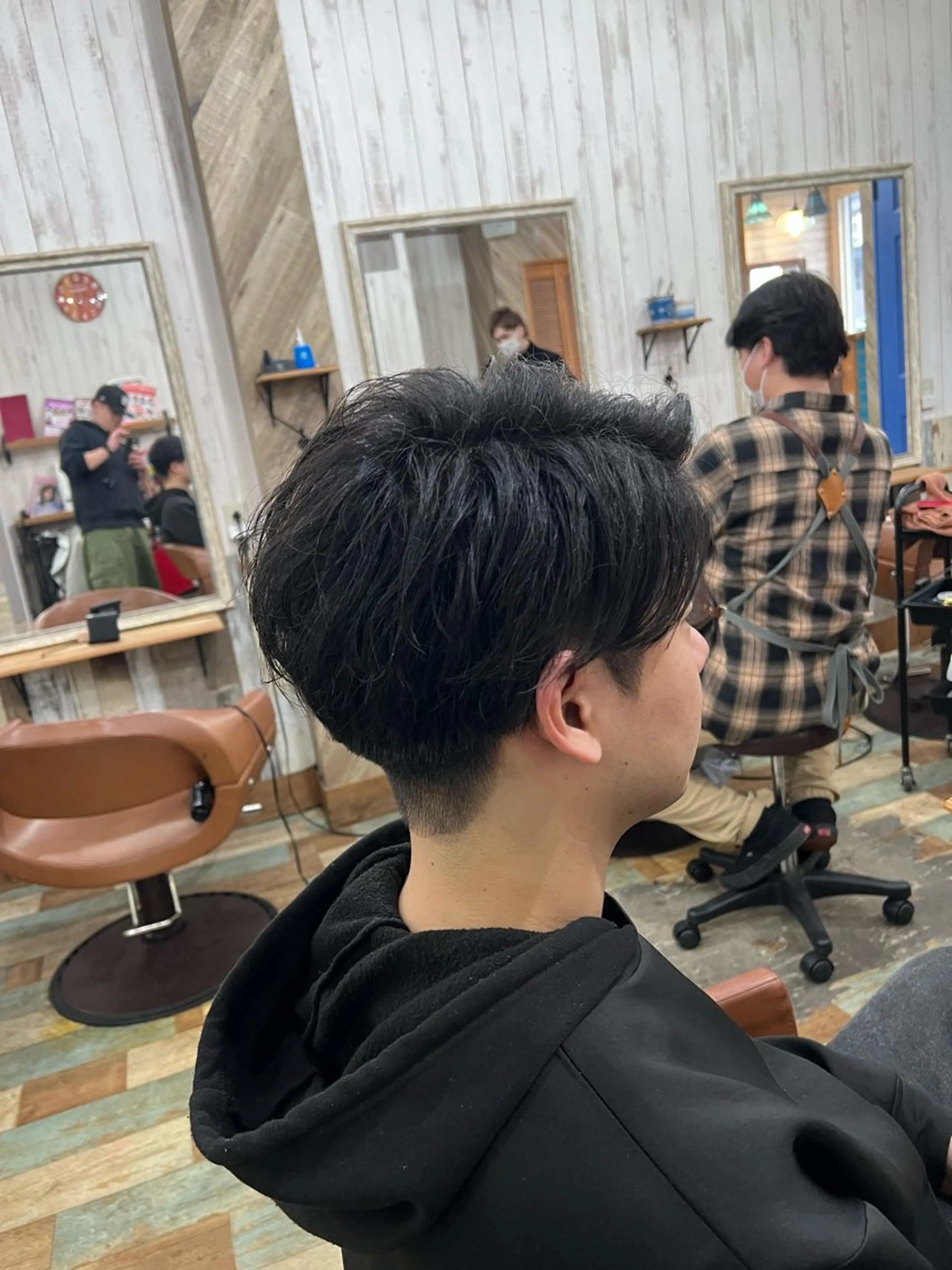 ミディアム パーマ メンズ ミディアムパーマ フェードカット メンズパーマ 八尾メンズ特化 スタイリスト竜也のヘアスタイル