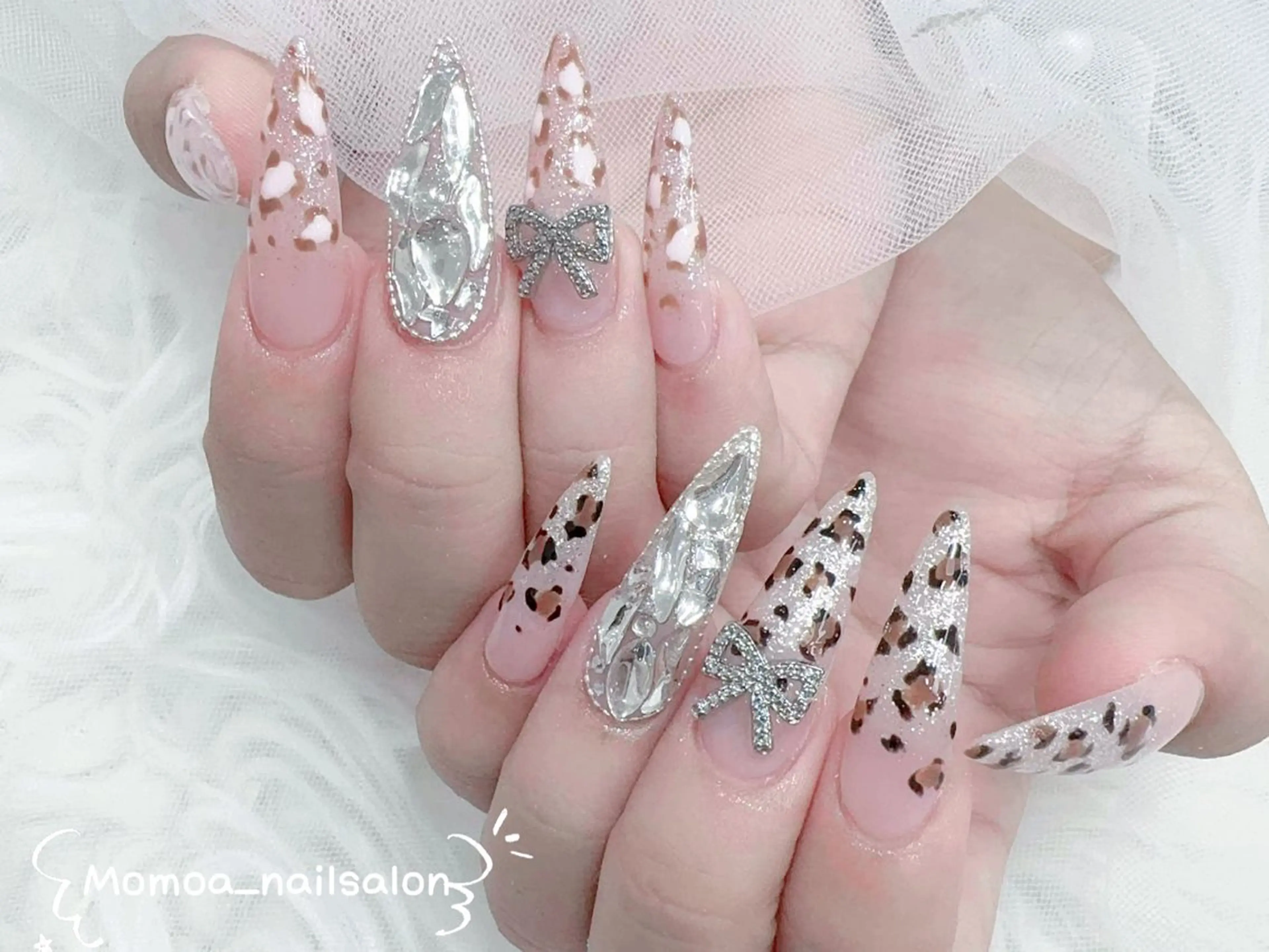 ネイル キラキラネイル 韓国ネイル スカルプネイル ハンドネイル MoMoA Nail ネイル長さ出し専門店のネイルデザイン