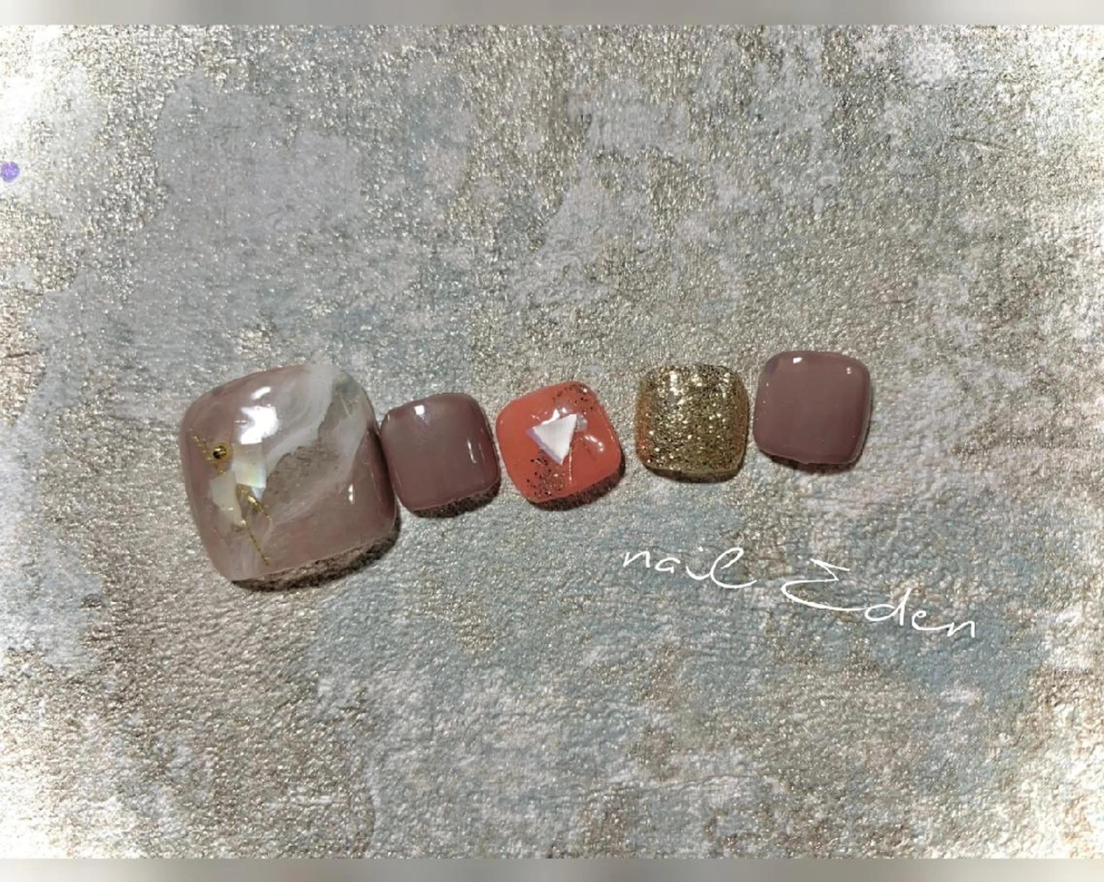 ネイル アートネイル フットネイル ワンカラーネイル Eden ♾️のネイルデザイン