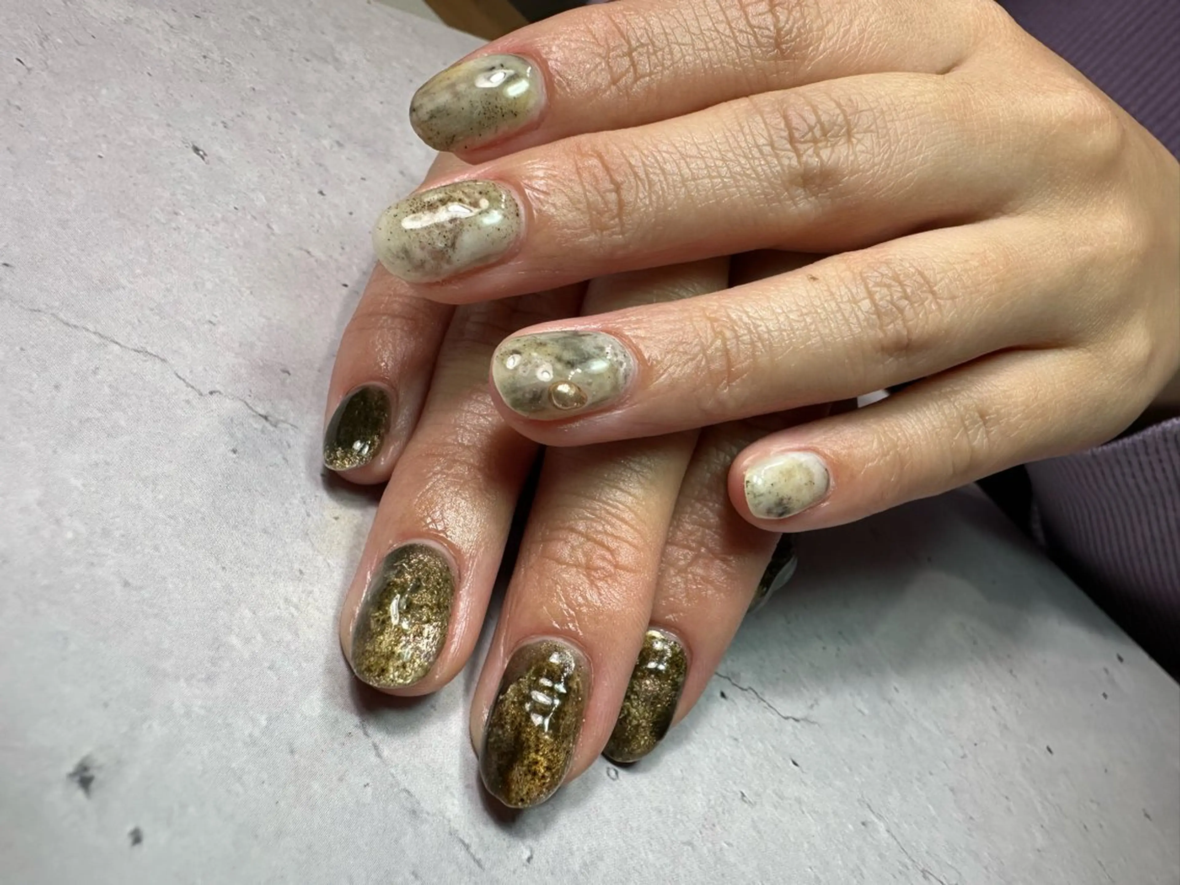 ネイル ブルー フットネイル マグネットネイル ミラーネイル ニュアンスネイル nailsalon Daphneのネイルデザイン