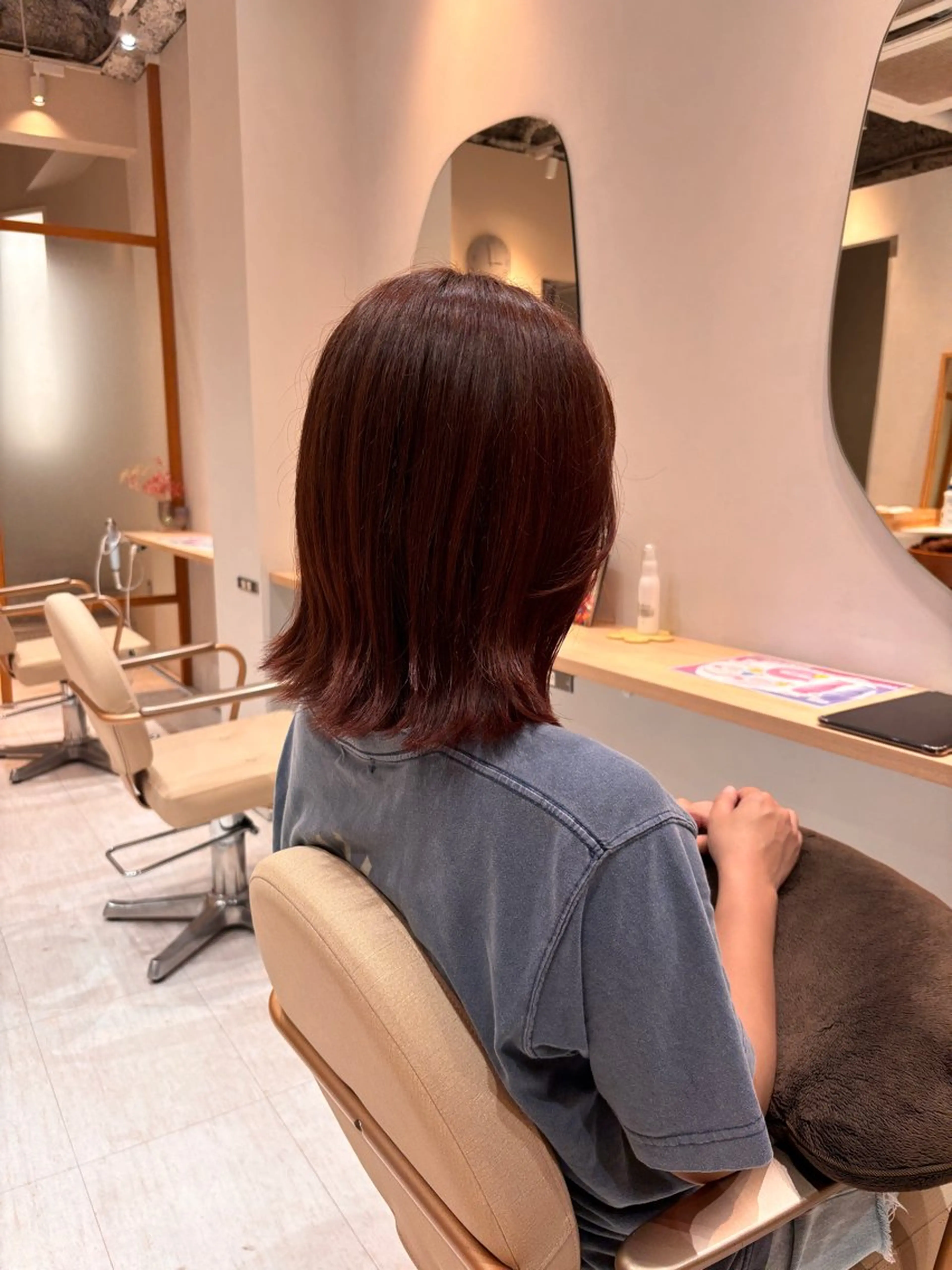 ミディアム くびれヘア 小林 琉花のヘアスタイル
