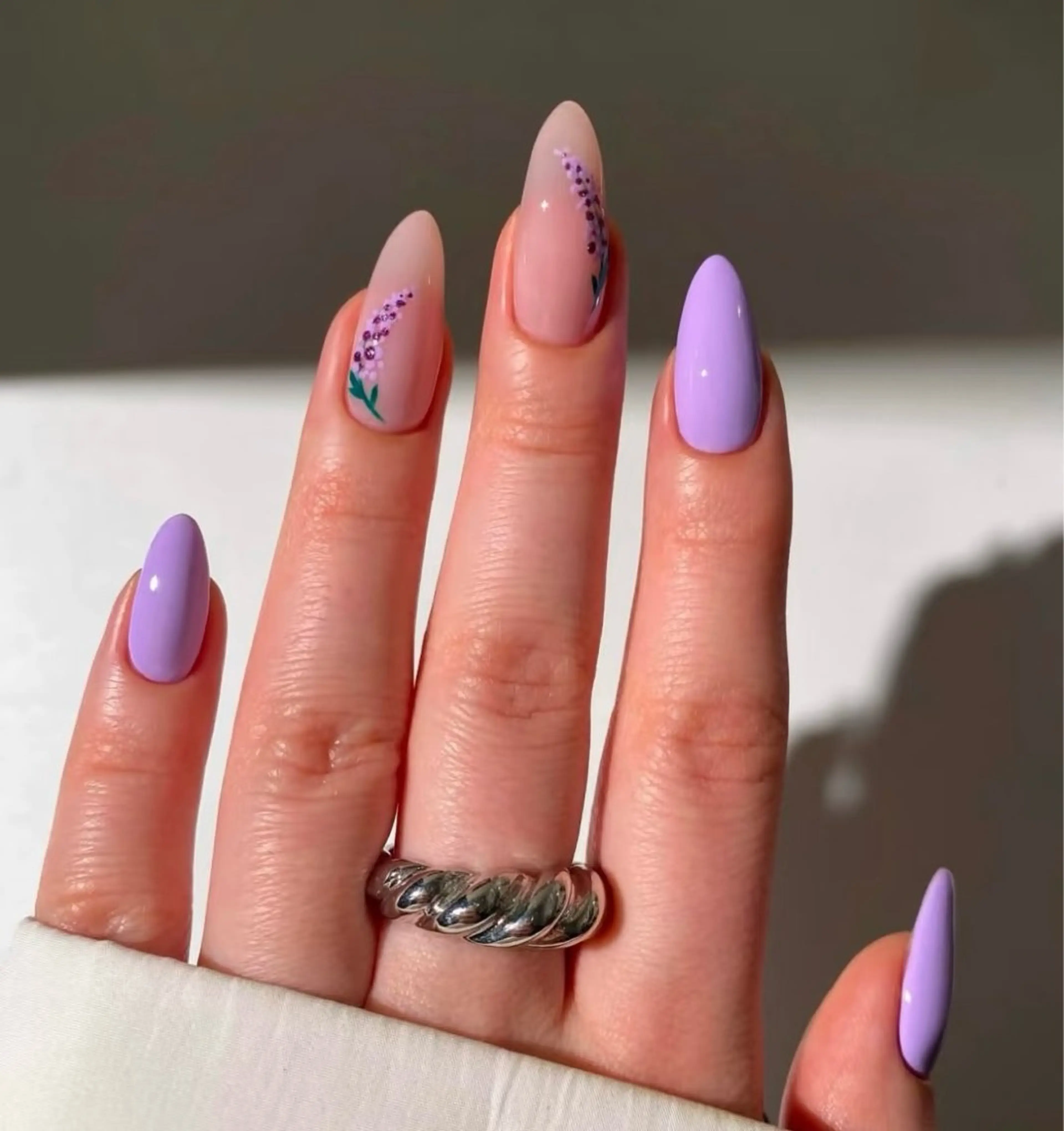 ネイル 高木 維麗絲のネイルデザイン