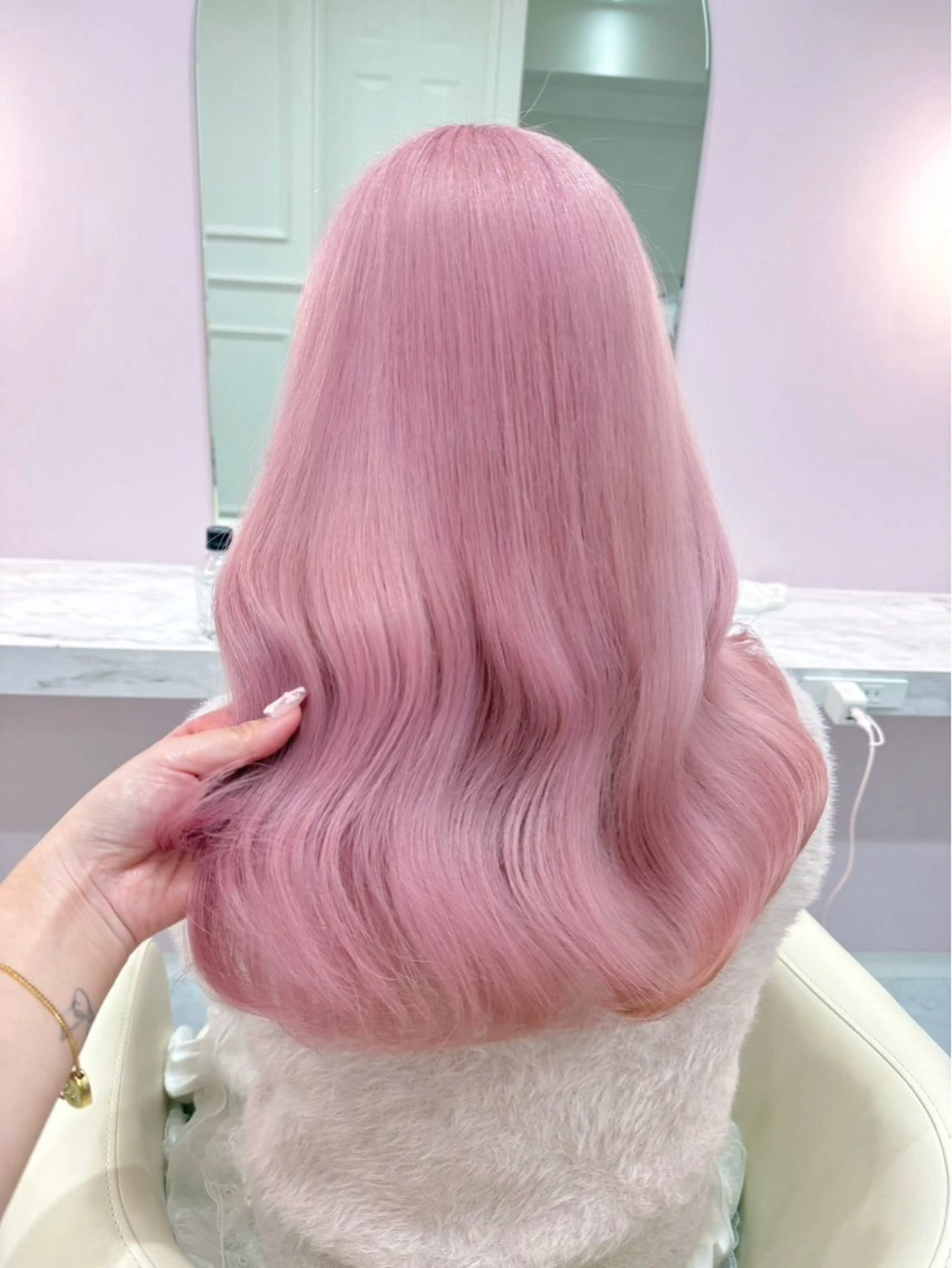 ロング カラー ブリーチ 透明感カラー ハイトーンカラー ラベンダーカラー ラベンダーピンク ヘアカラー ハイトーンカラー💞 くるみ🎀のヘアスタイル