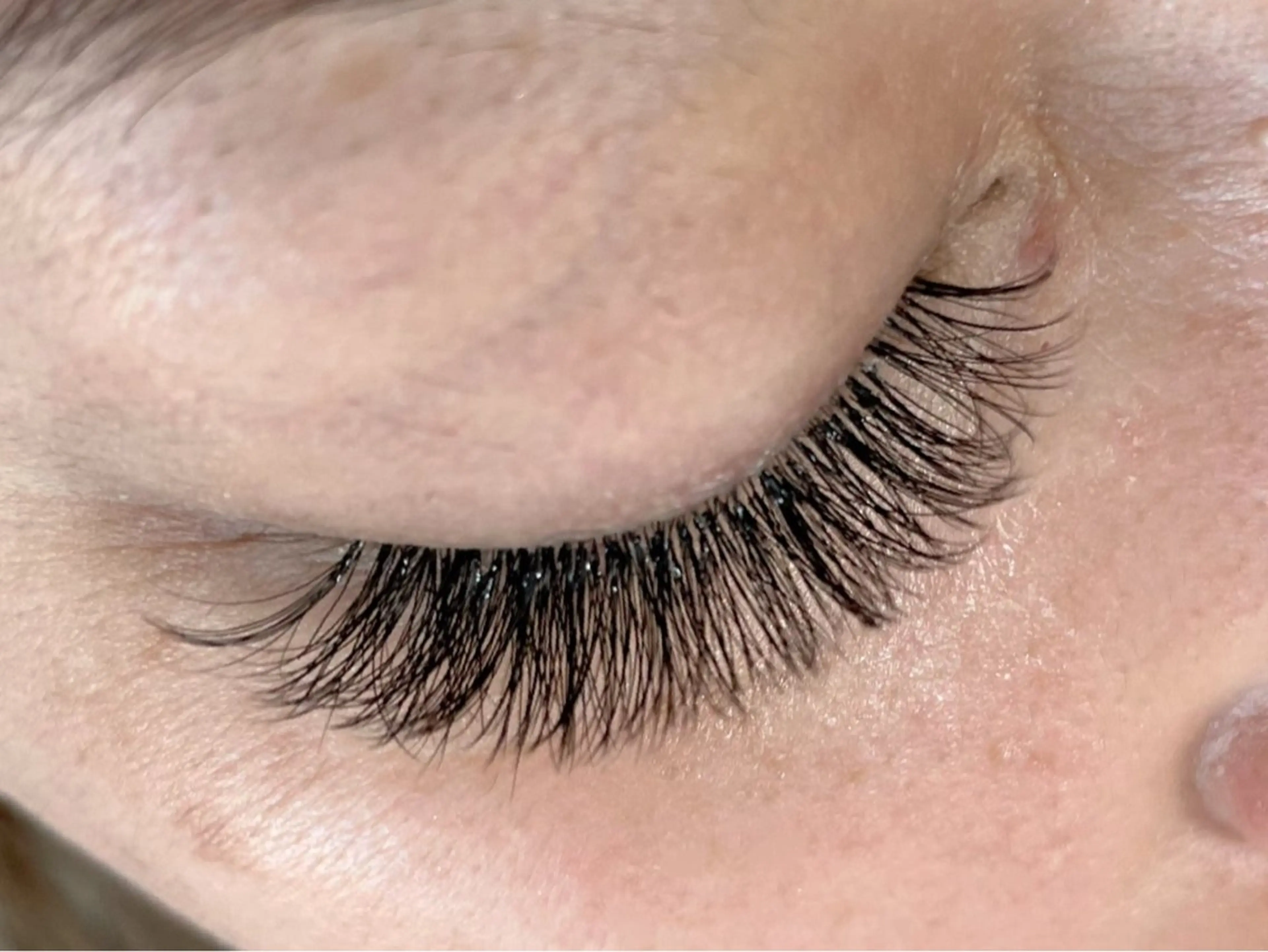 ミニモ価格ご新規様　LEDボリュームラッシュ500本※他店オフ代込み　通常グルー（接着剤）に変更可能-¥500の写真