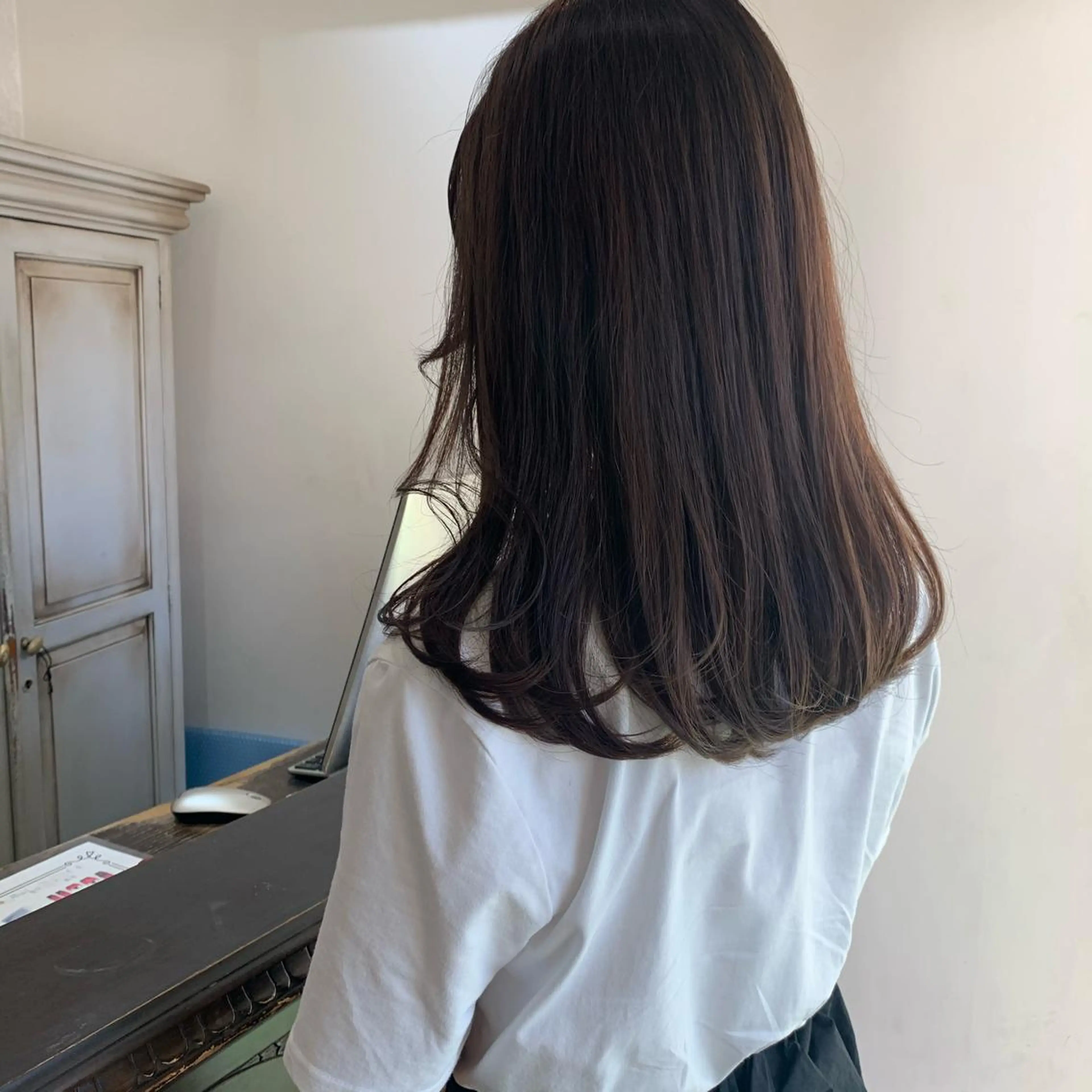 セミロング カラー stylist店長 岡本真依のヘアスタイル
