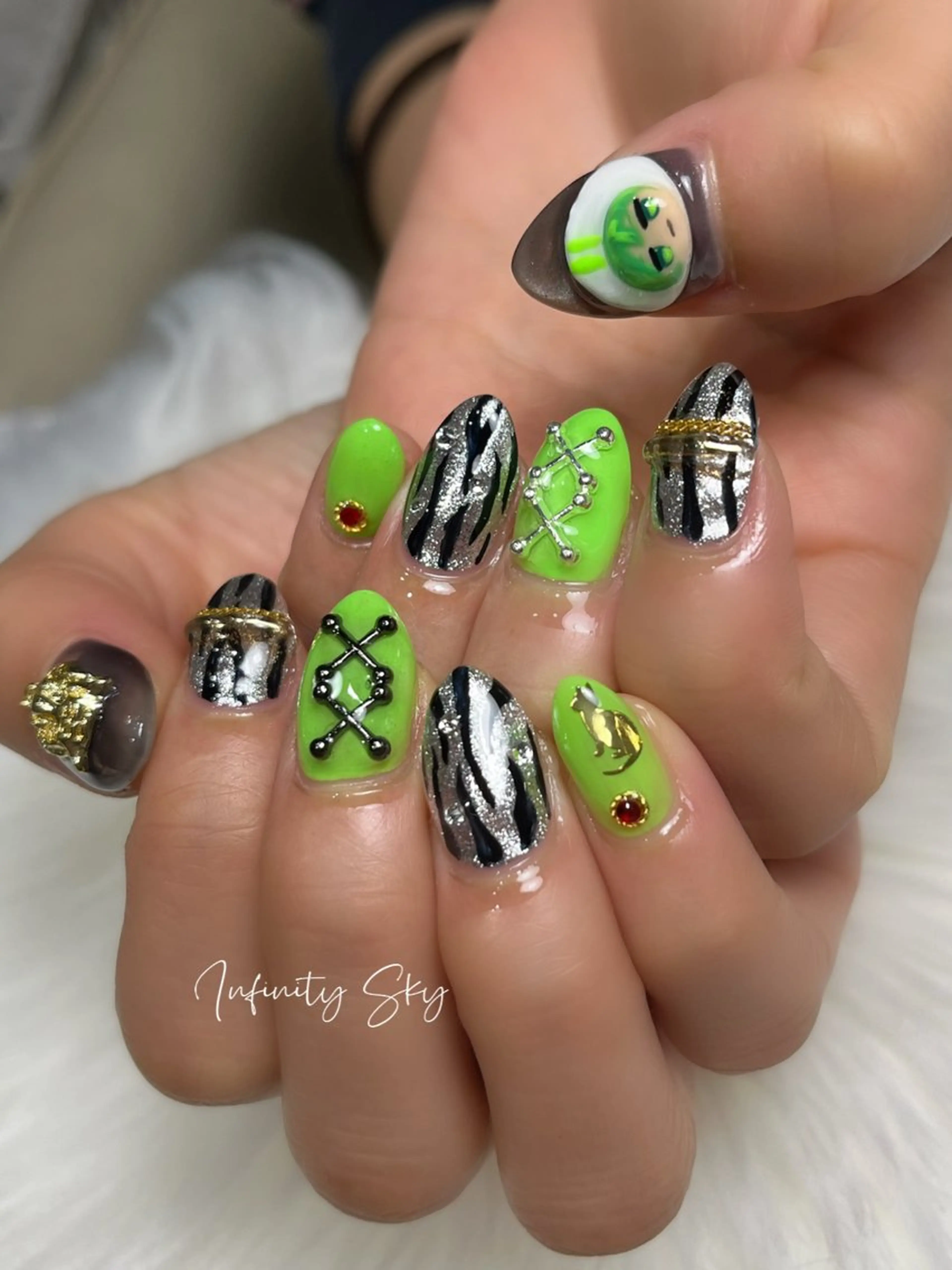 ネイル infinity skyのネイルデザイン
