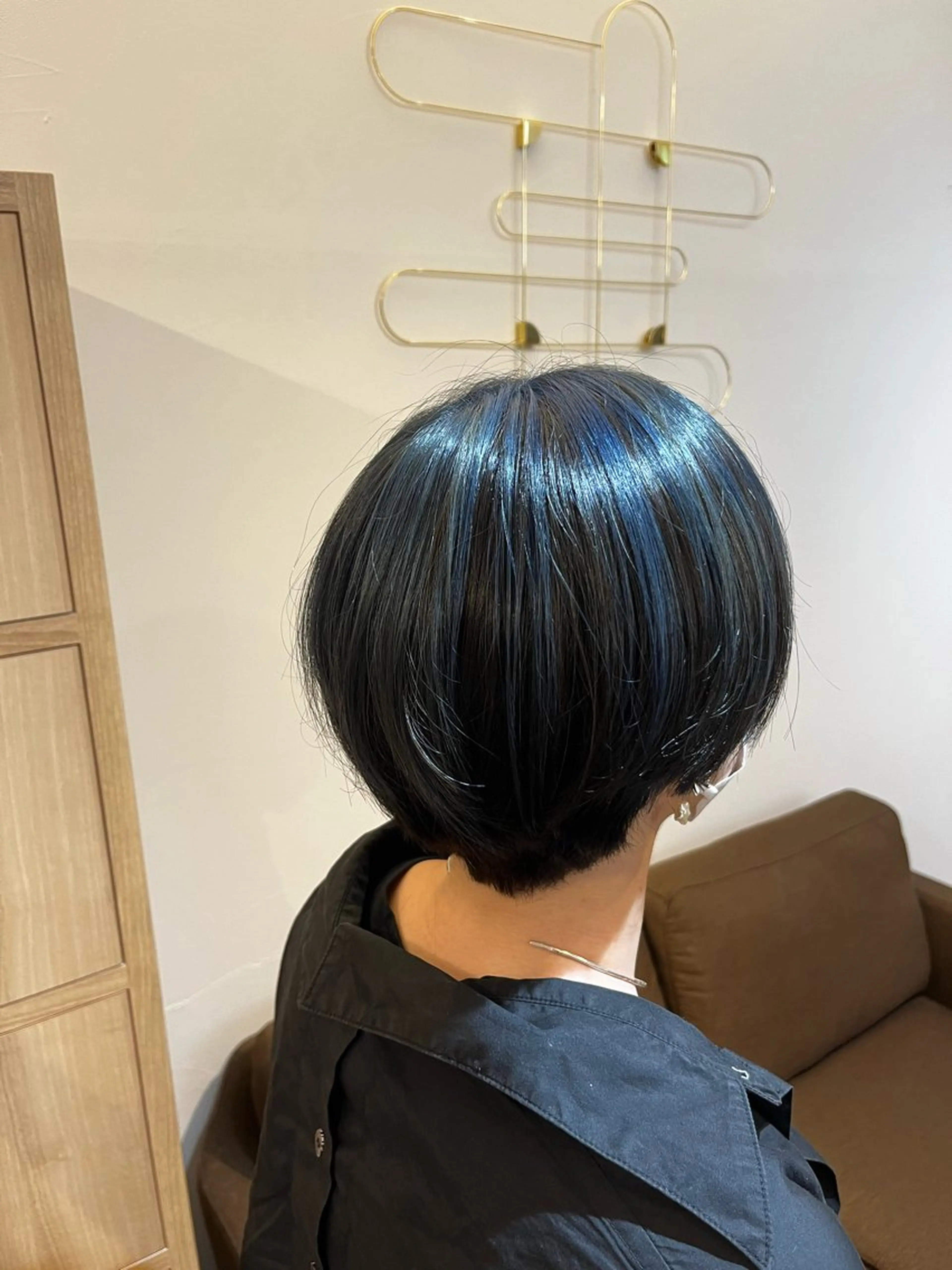 ショート カラー ブリーチ ブルーカラー ダブルカラー ヘアカラー 臺 佳連のヘアスタイル