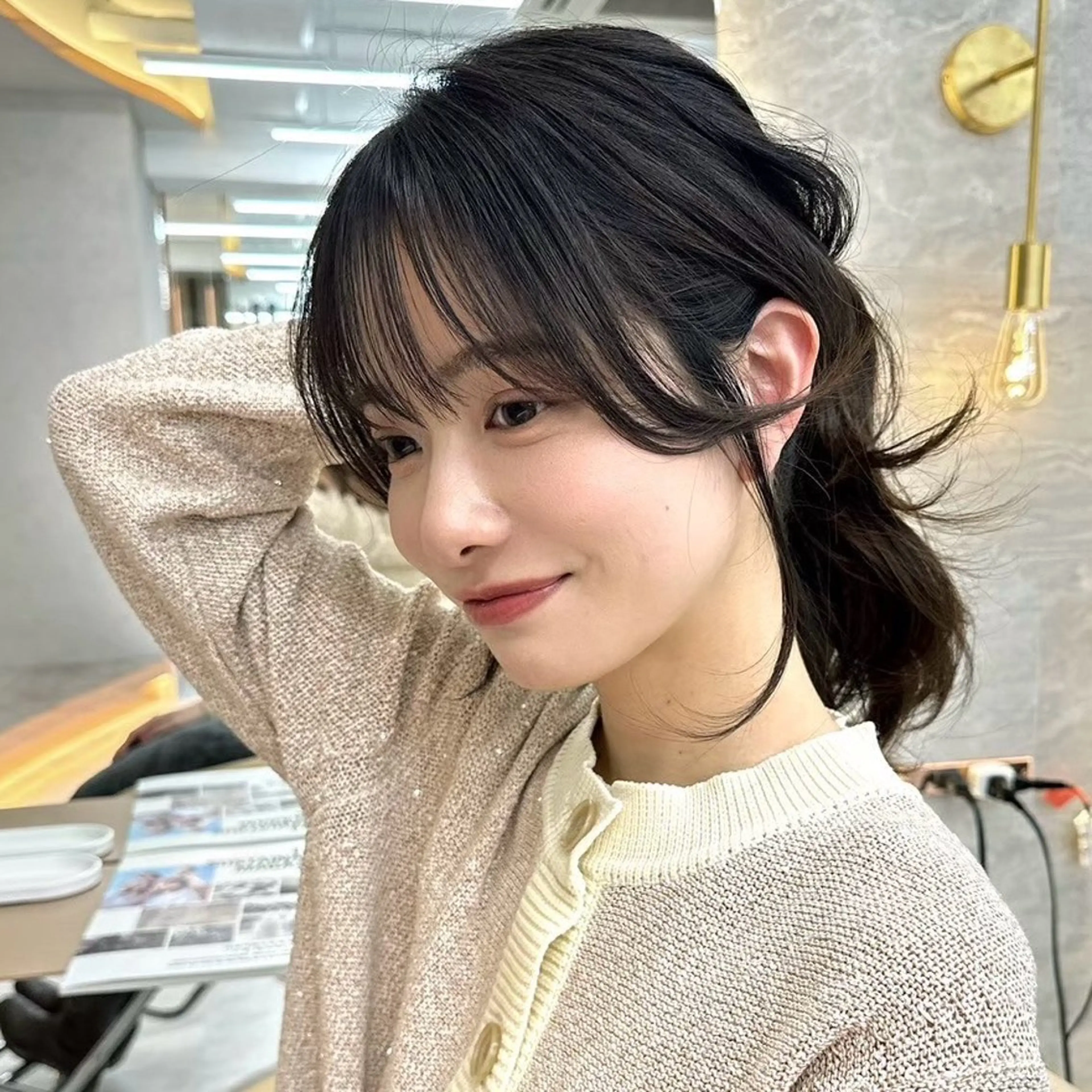 ミディアム カラー ヘアアレンジ カット ヘアカラー トリートメント ヘアセット ボブ｜韓国｜美髪矯正 ｜amika🌙のヘアスタイル
