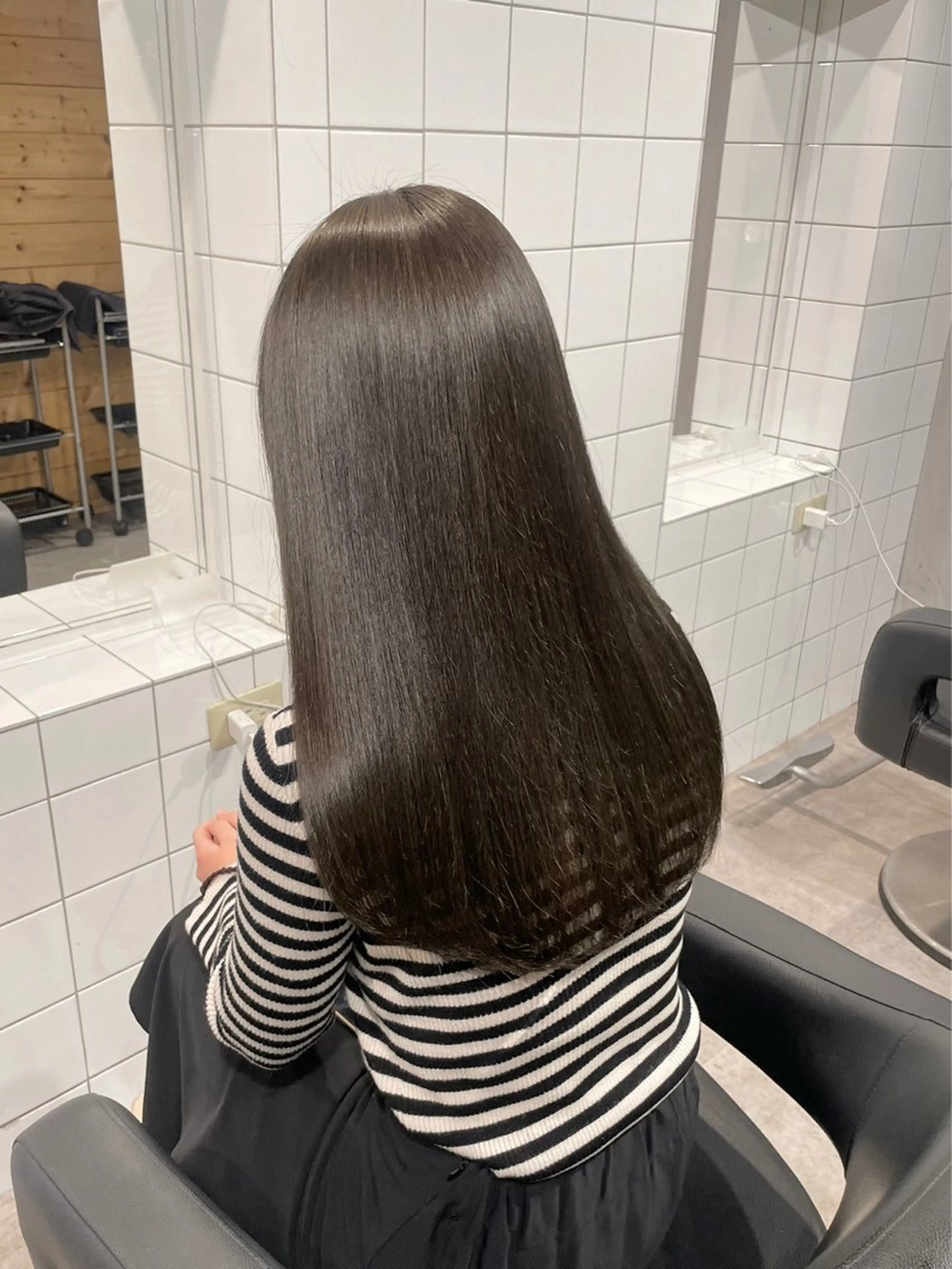 セミロング カラー グレージュ オリーブグレージュ オリーブグレー 【赤み消しカラー】 中野浩太のヘアスタイル