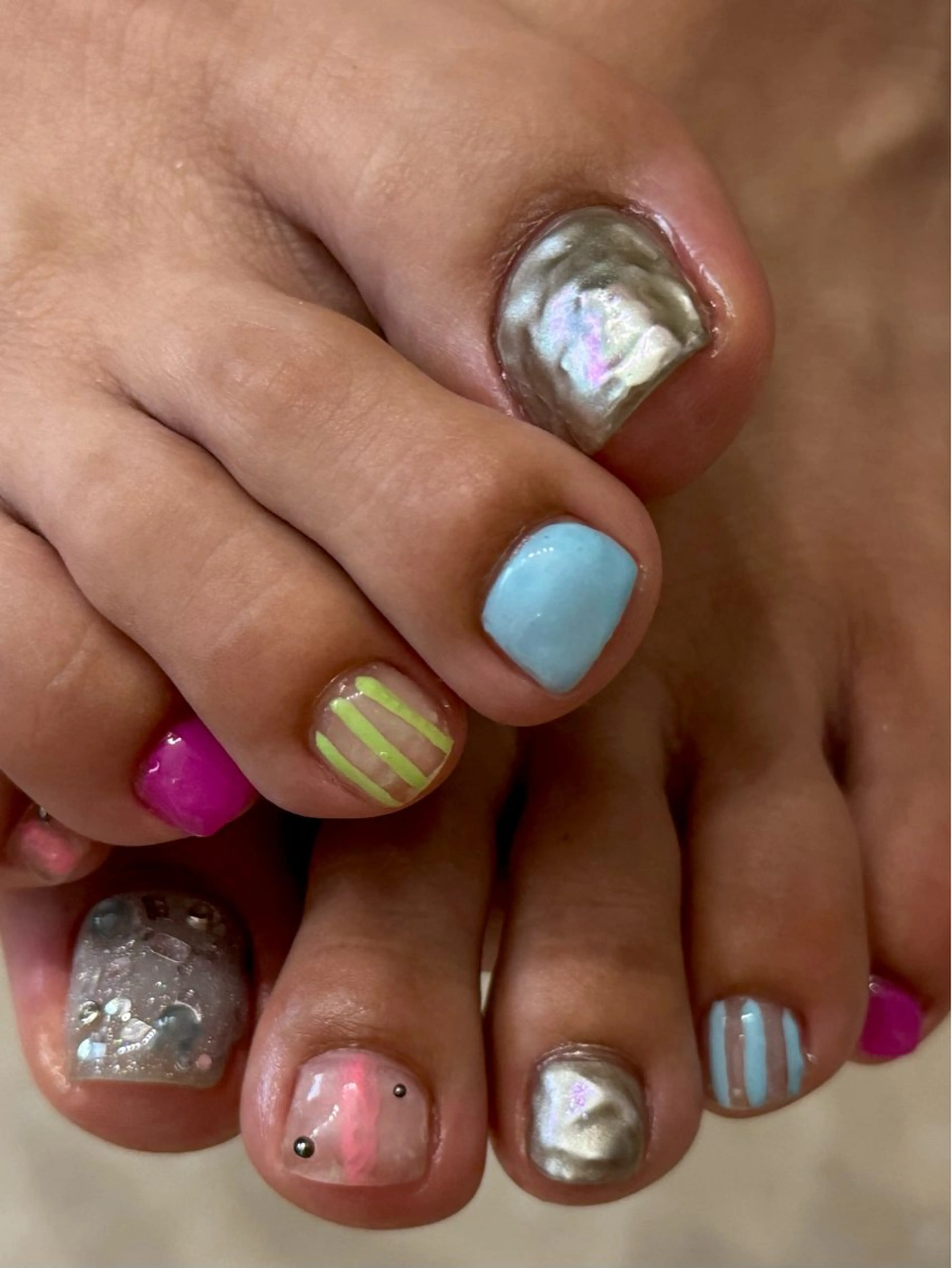 ネイル ミラーネイル ピンク シルバー A’arone  nail所属・A’arone nail＆eyeのネイルデザイン