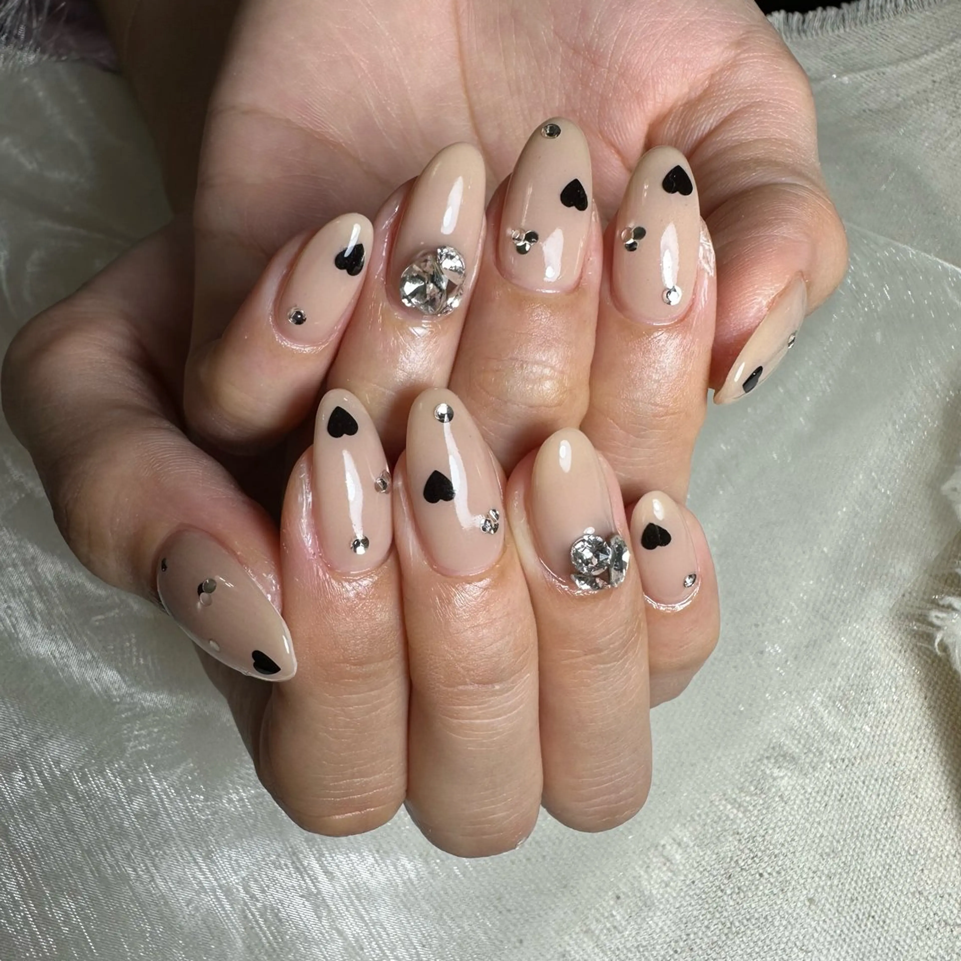 ネイル ハンドネイル 里見 麗のネイルデザイン