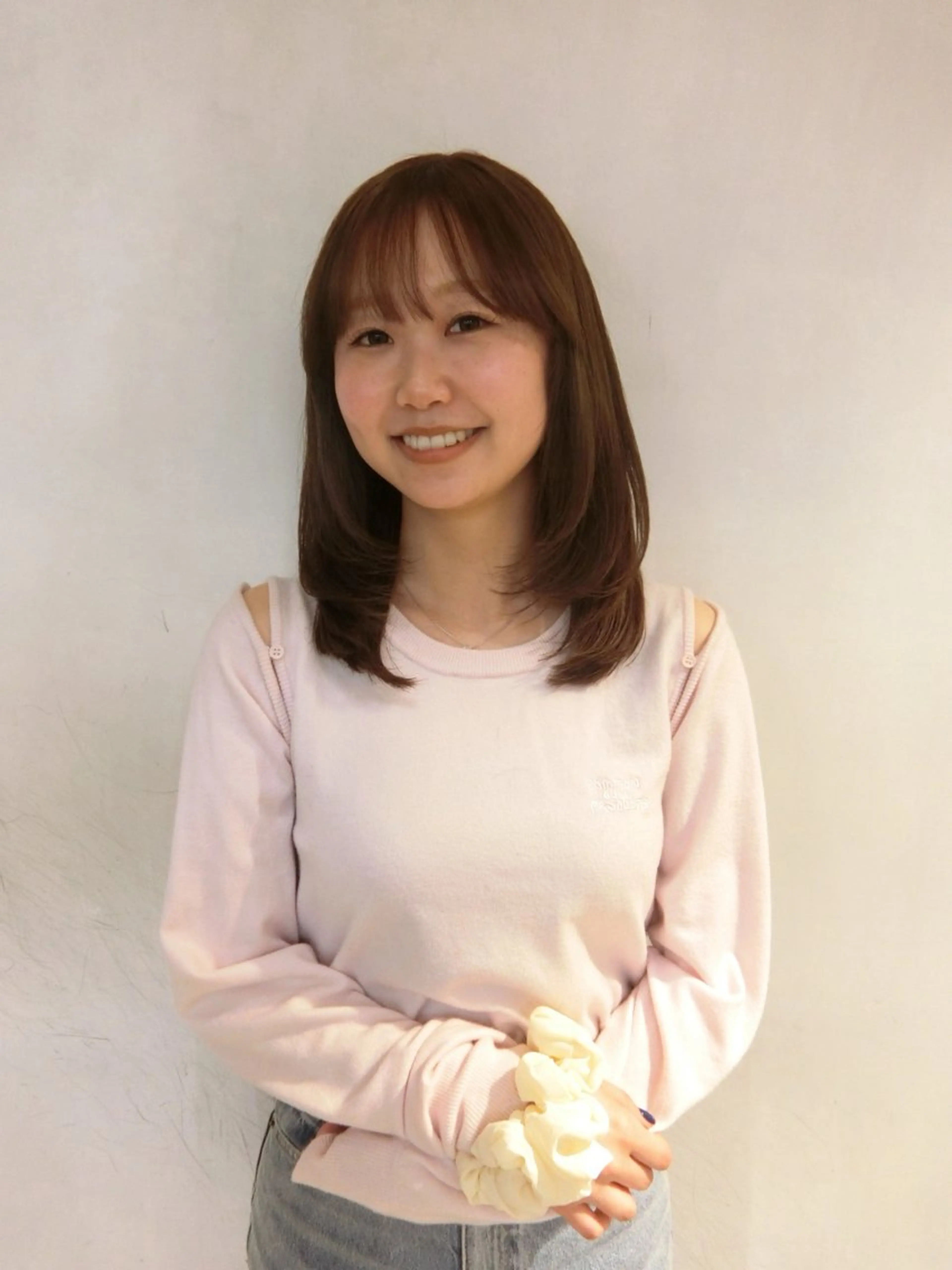 ミディアム iroha/ レイヤーカットモデルのヘアスタイル