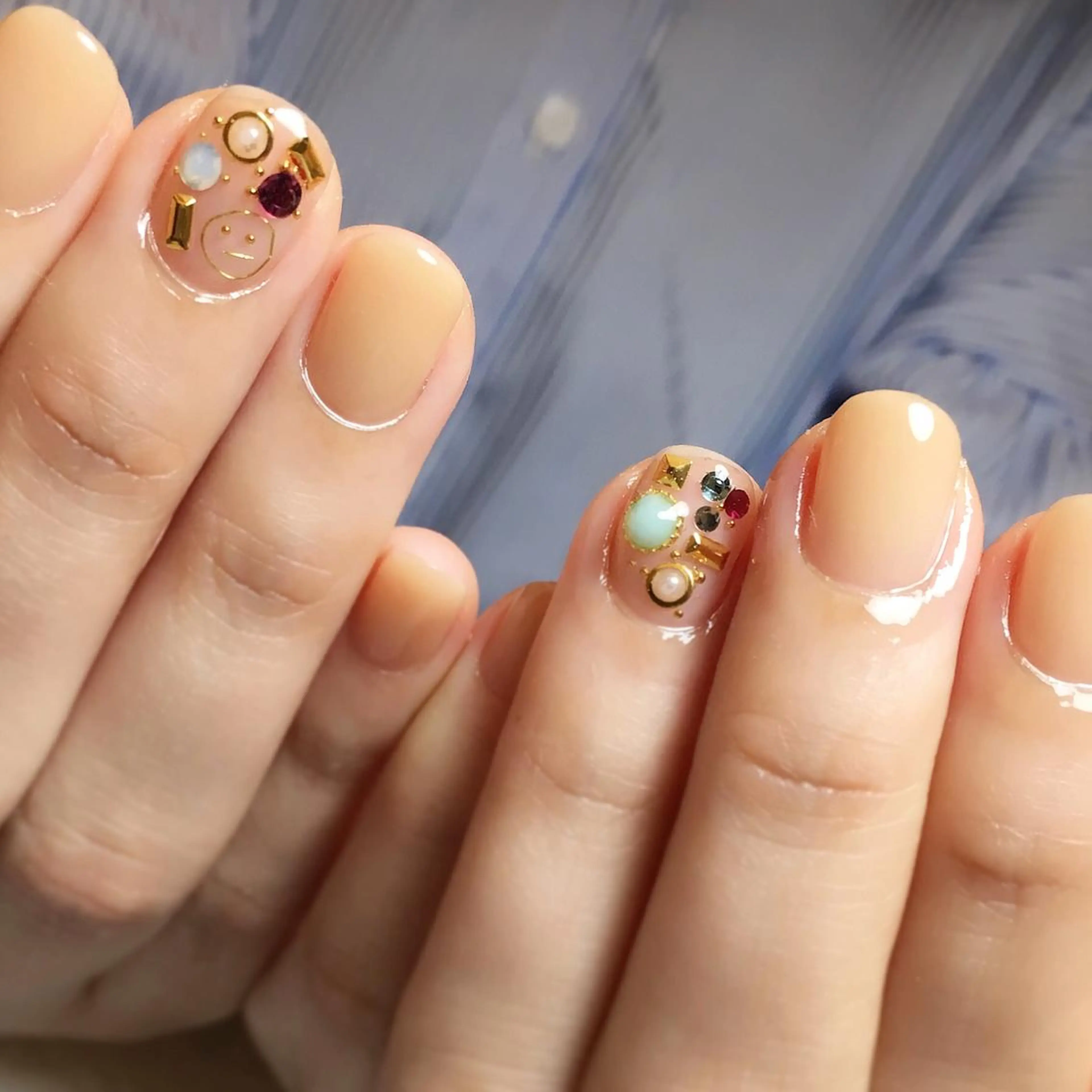 ネイル キラキラネイル ワンカラーネイル Nail salon viewt55☺︎のネイルデザイン