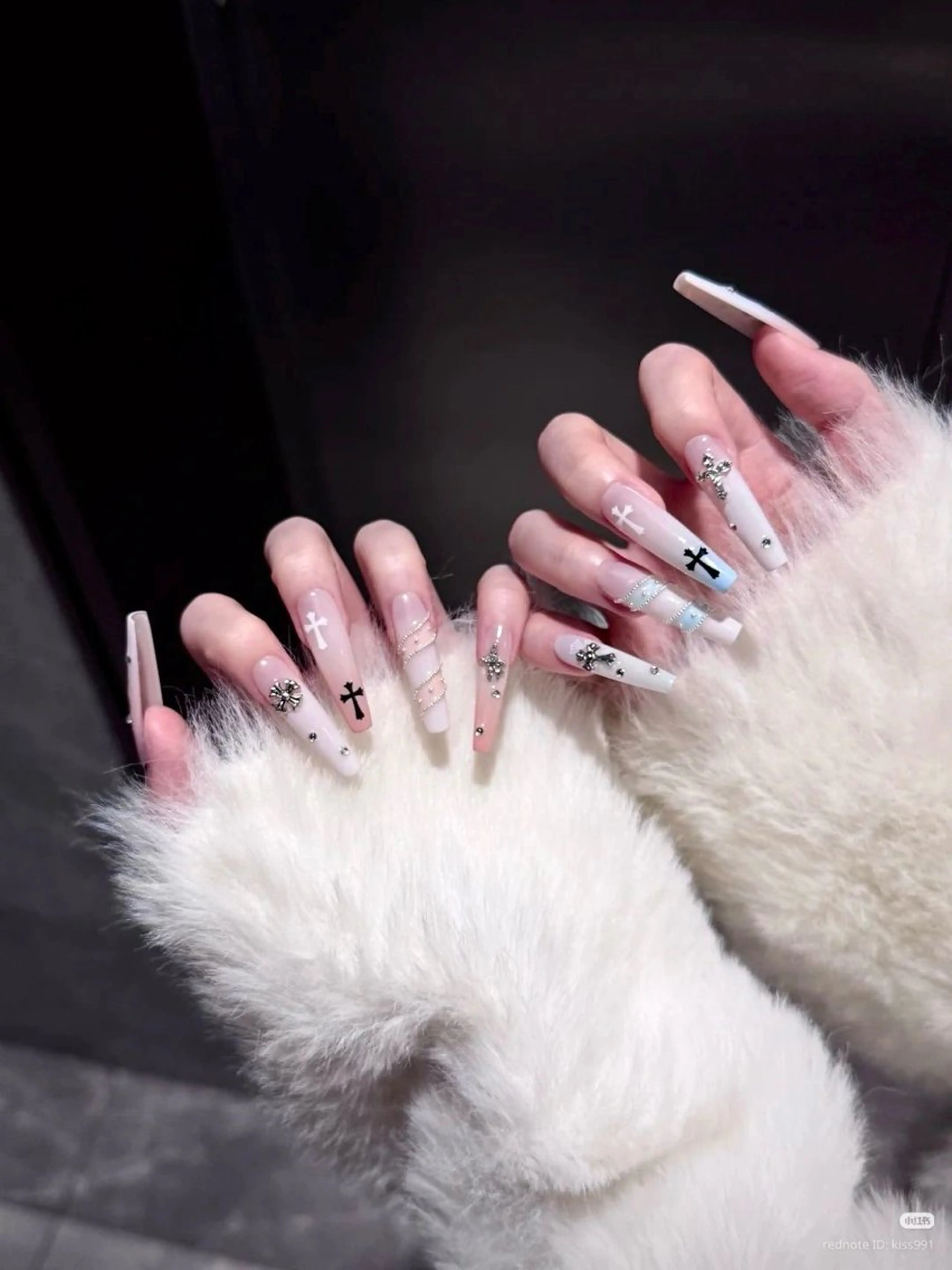 ネイル ハンドネイル 波 なみのネイルデザイン