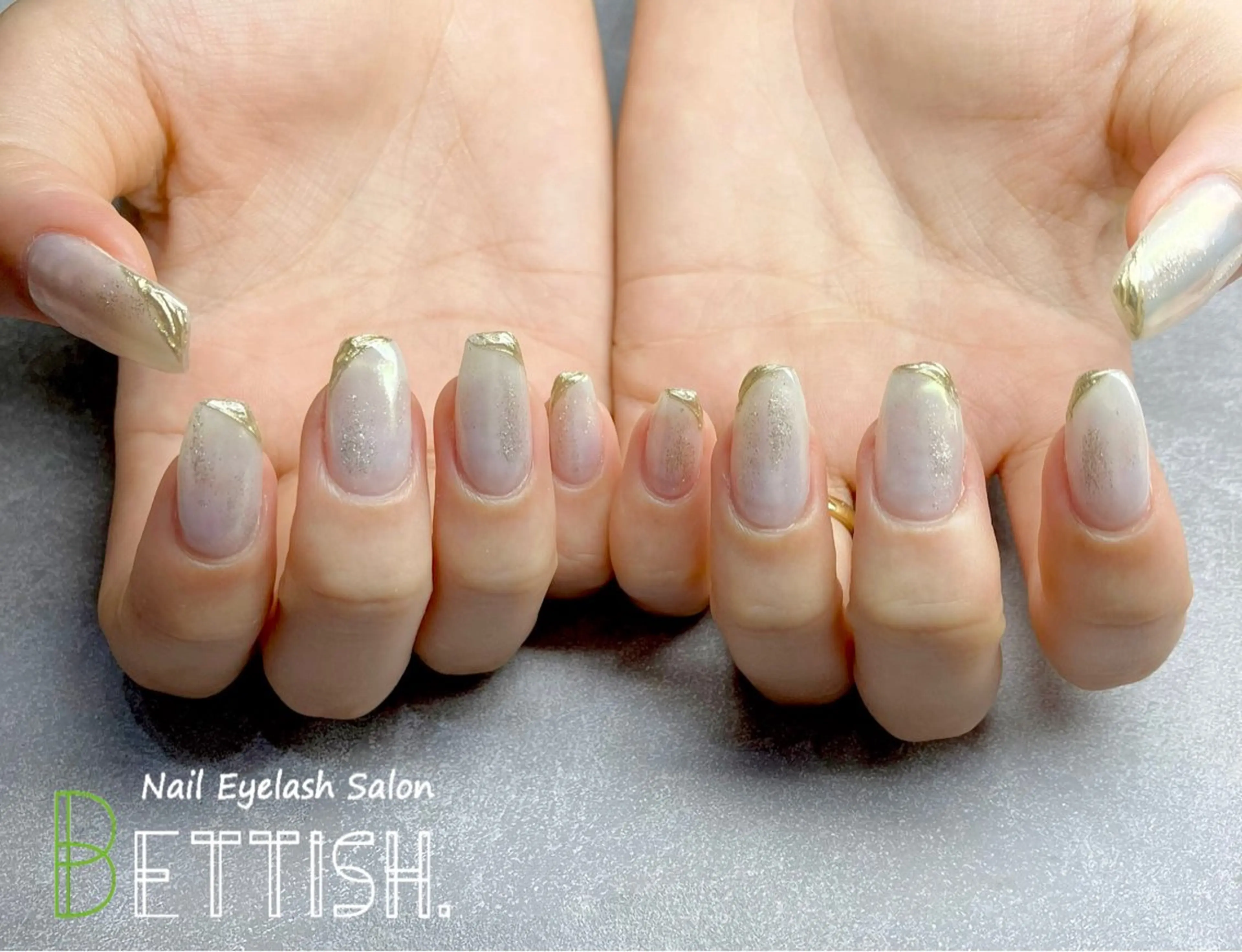 ネイル ホワイト ハンドネイル フットネイル BETTISH. KUMIKO☺︎︎のネイルデザイン