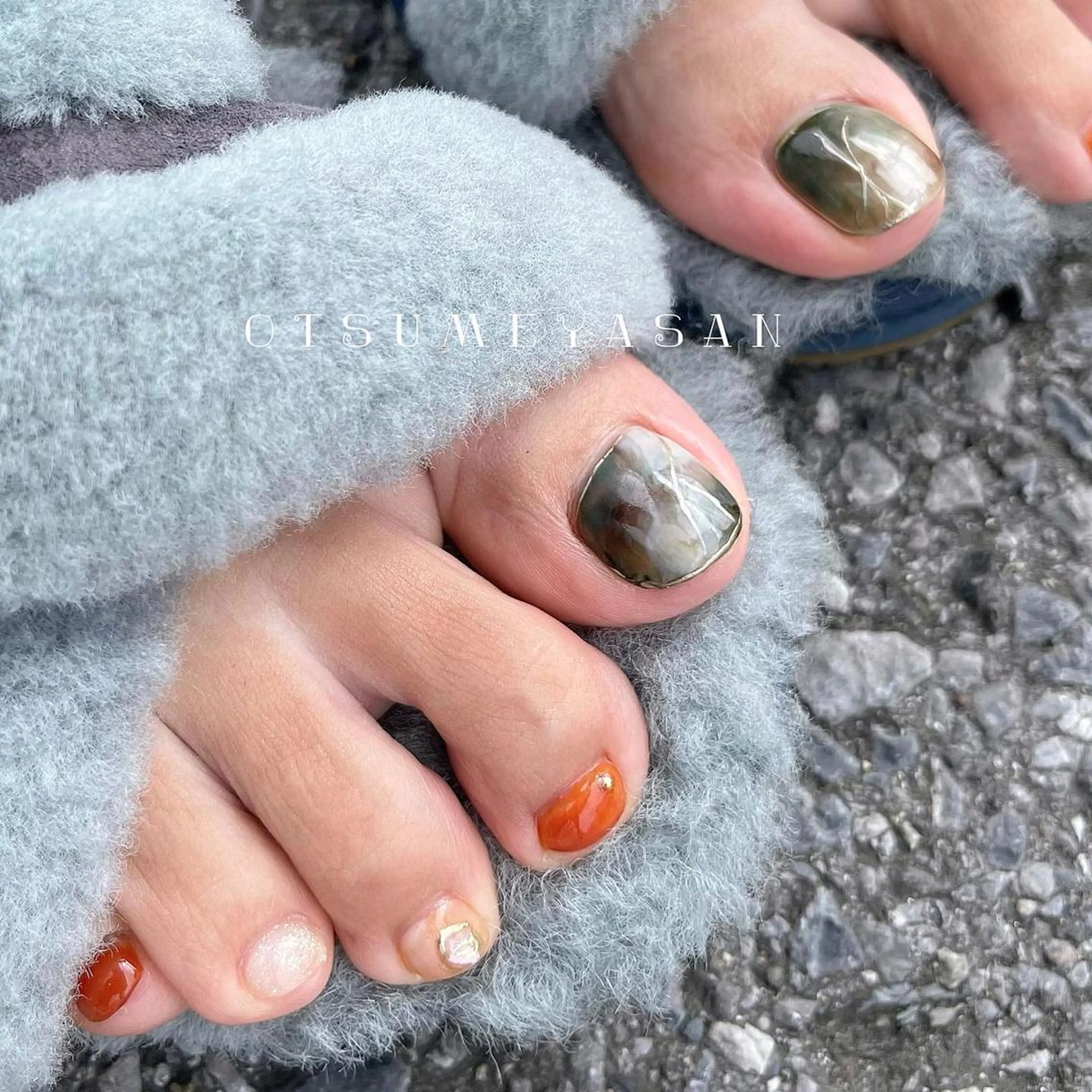 ネイル オーロラネイル フットネイル ゴールド 韓国ネイル ラメ(グリッター) わたなべ ちかのネイルデザイン