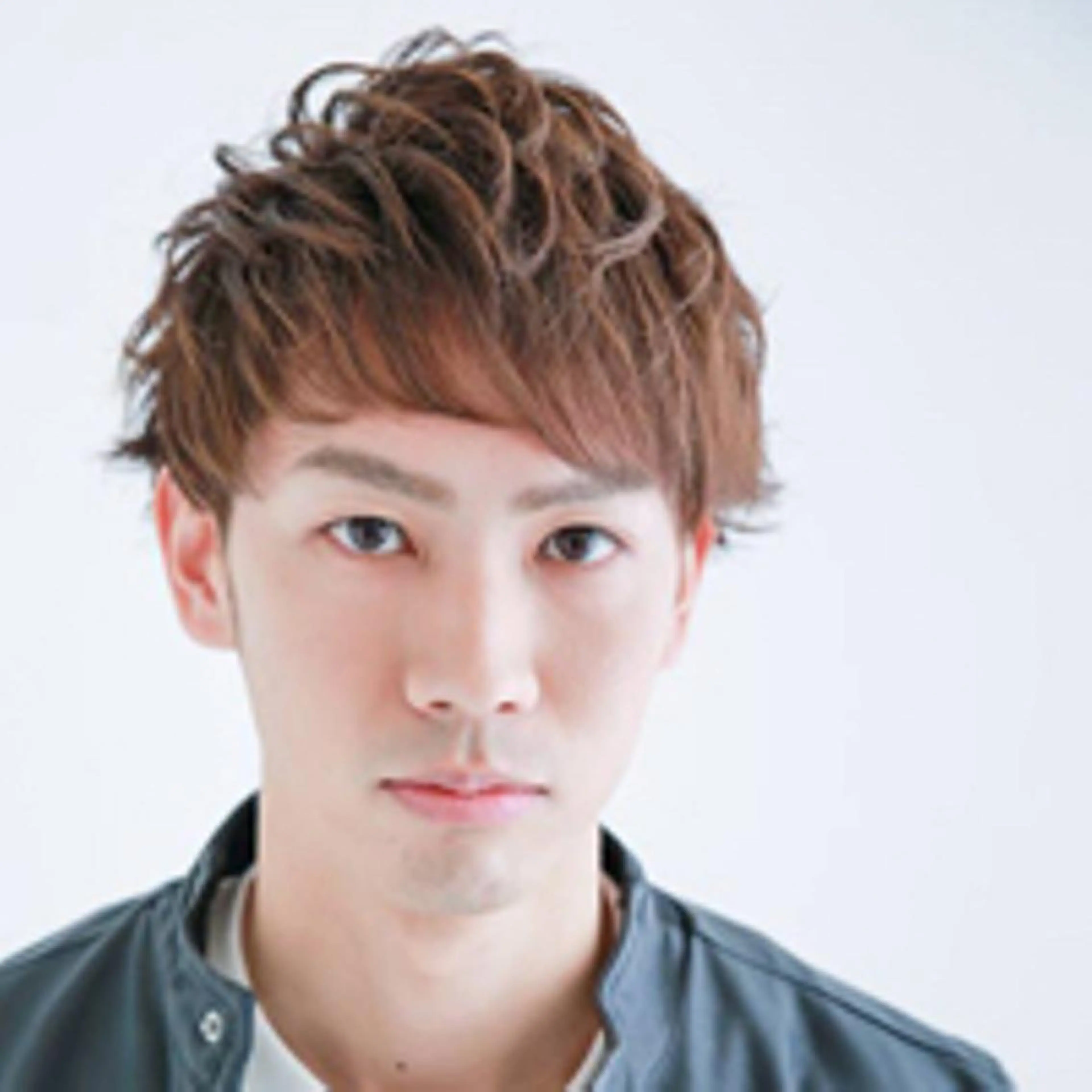 ショート カラー メンズ インナーカラー/ ストレート/奥野洸也のヘアスタイル