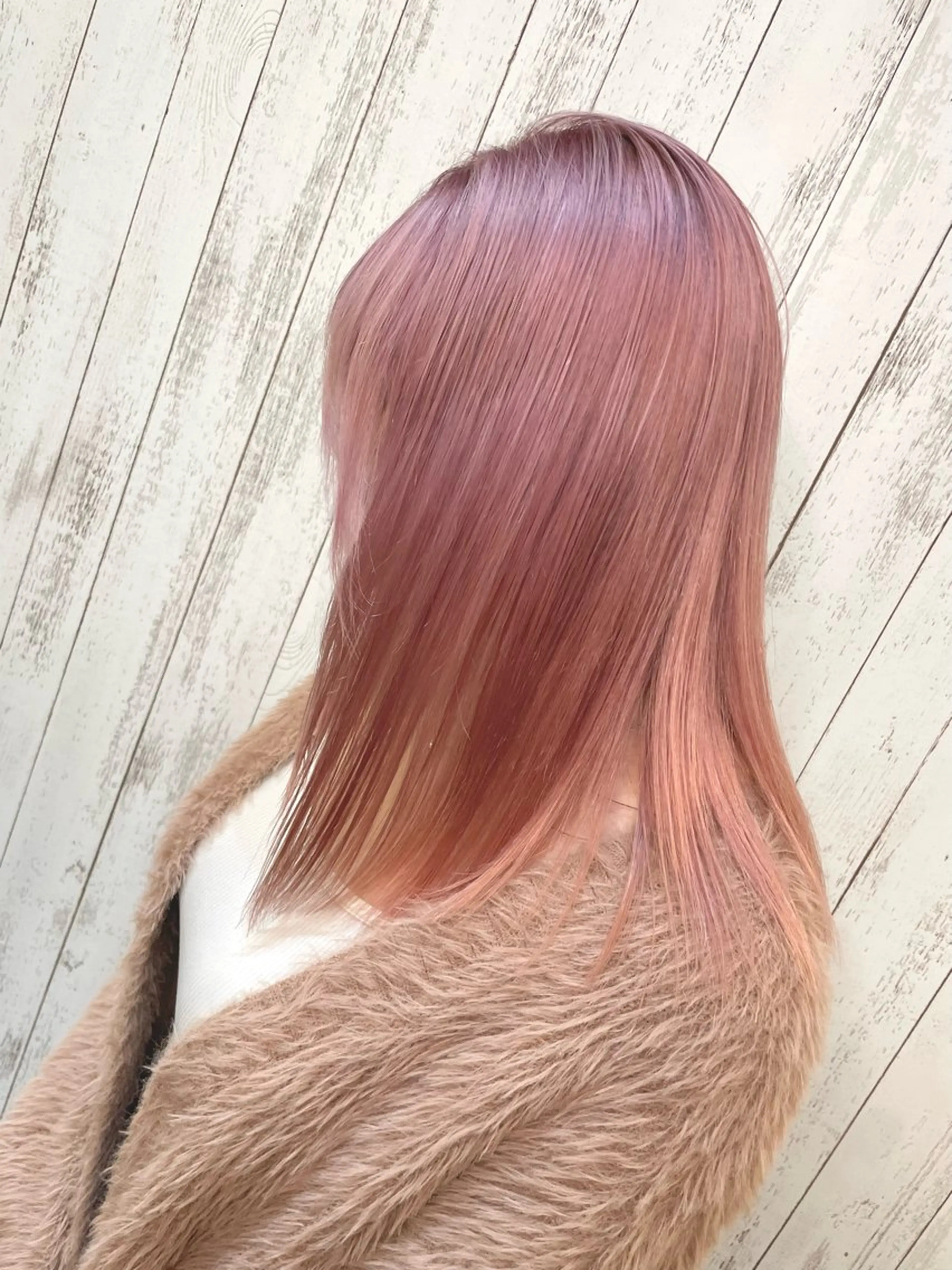 セミロング カラー ヘアカラー ハイトーン✨ブリーチ ✨高田めぐみのヘアスタイル