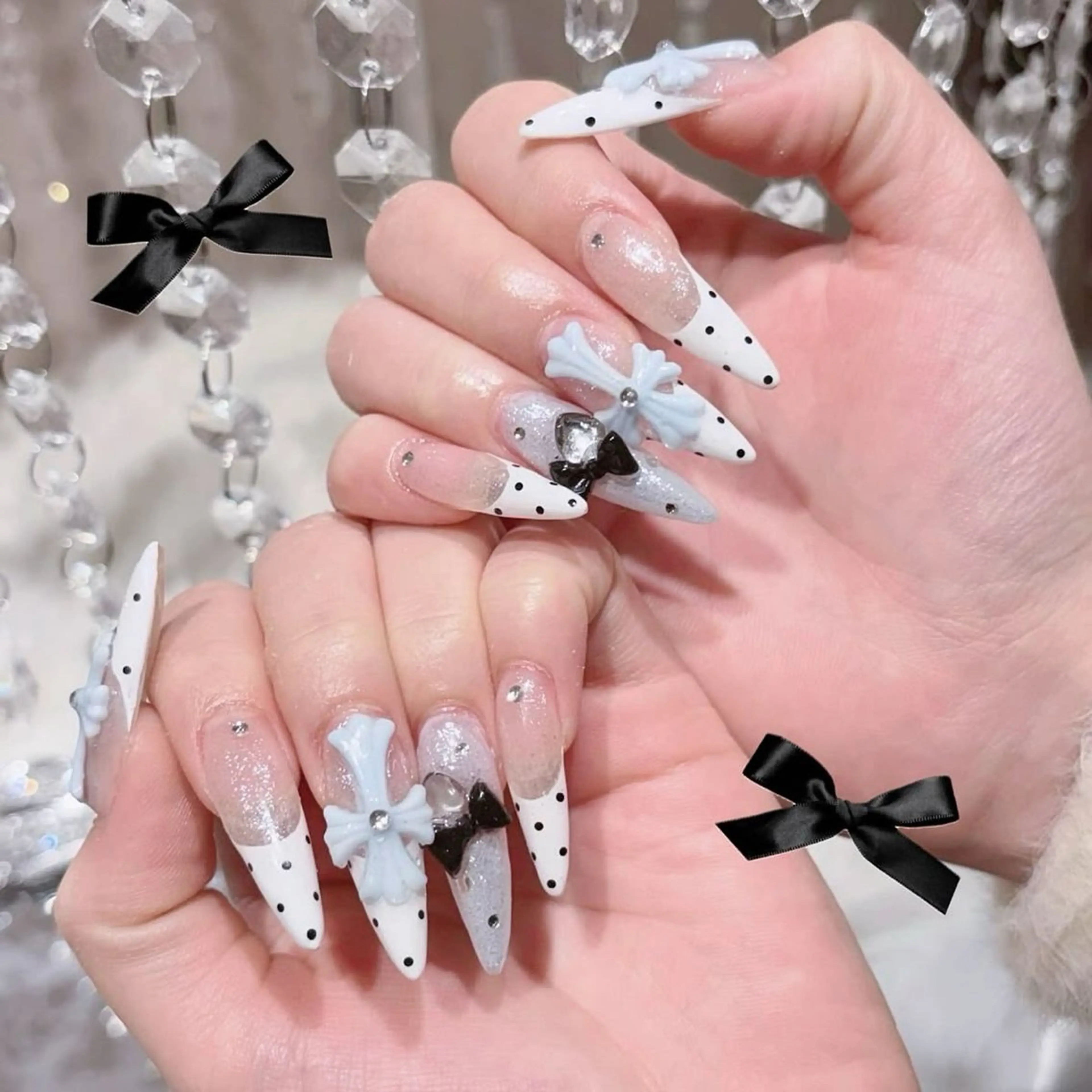 ネイル キラキラネイル 韓国ネイル ロングネイル ワンホンネイル ハンドネイル Josie nail salonのネイルデザイン