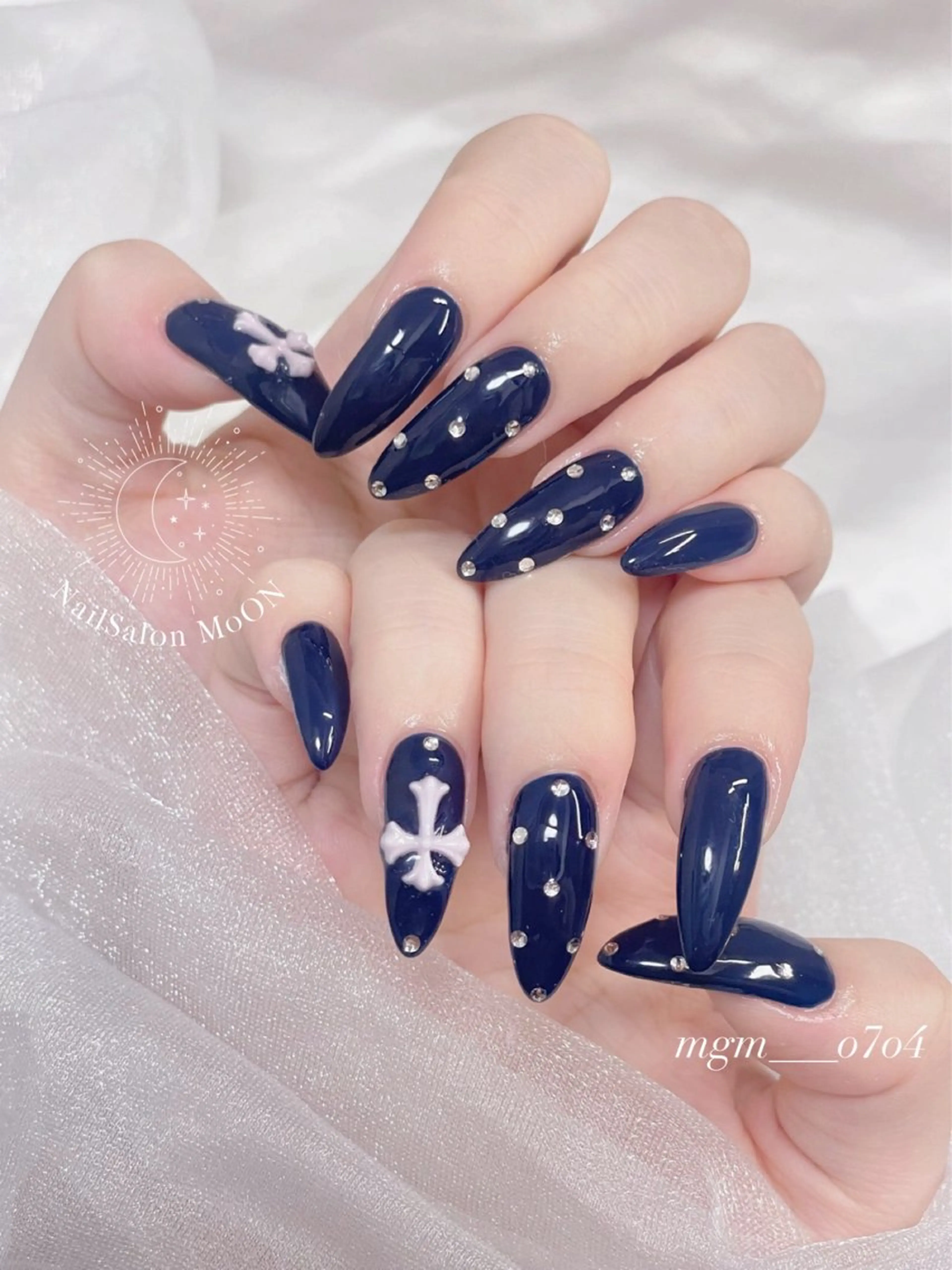 ハンドネイル ハンドケア MoON...❤︎ MeGuのネイルデザイン