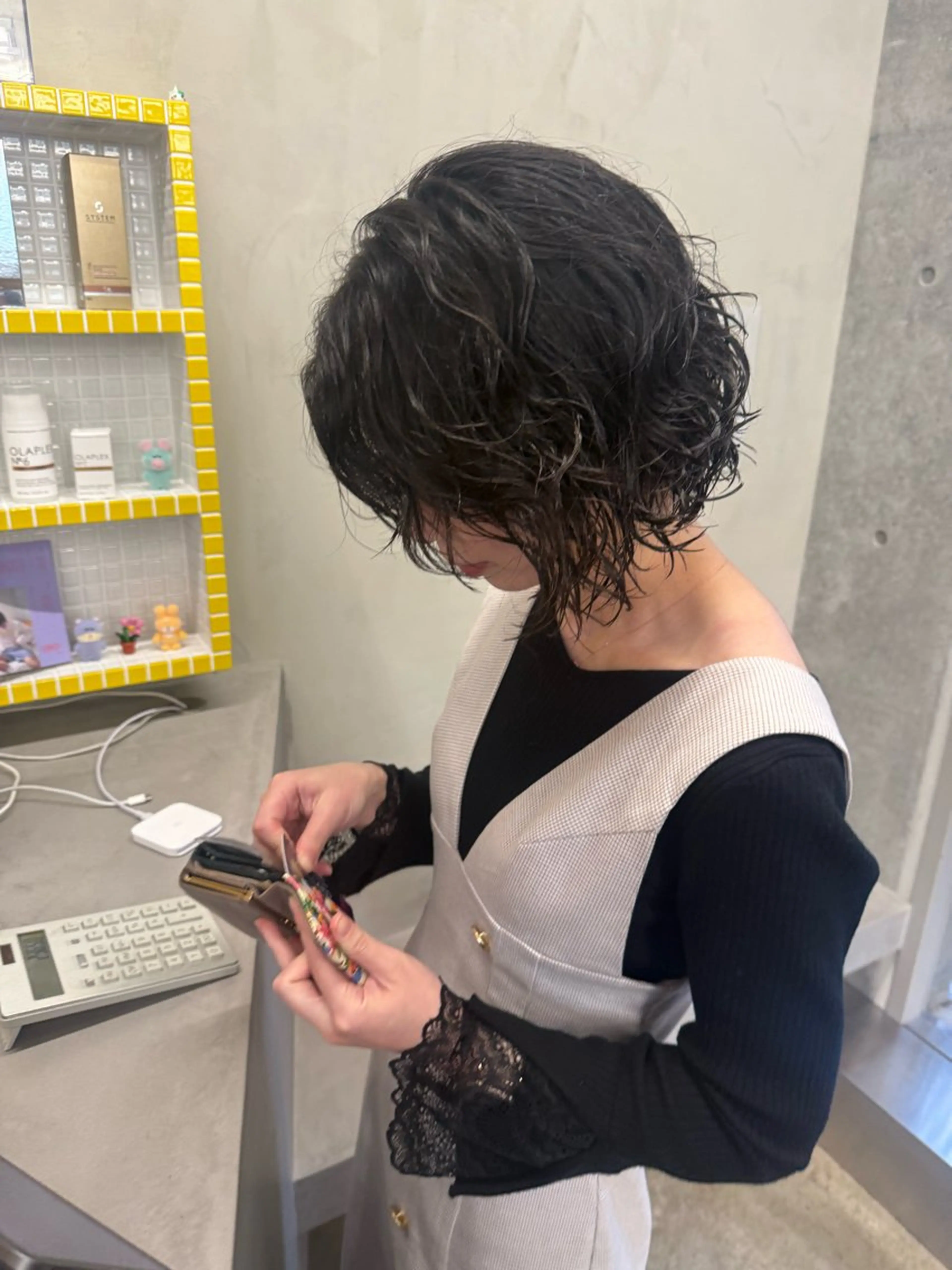 ミディアム ミディアムレイヤー アッシュ ボブ 顔周りカット レイヤーカット カット パーマ 誰より丁寧なカット/ 小林輝/レイヤーのヘアスタイル